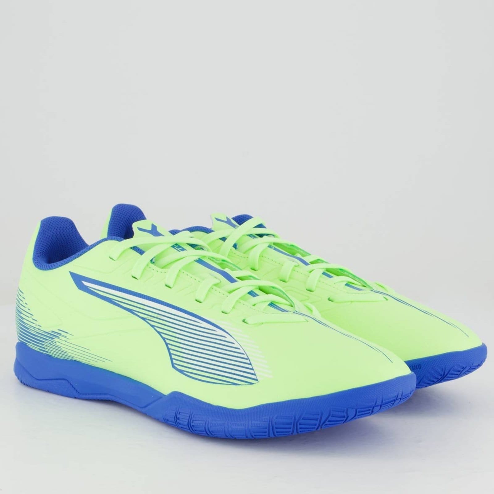 Vista 2 Chuteira Puma Ultra 5 Play Futsal e Azul Puma verde
