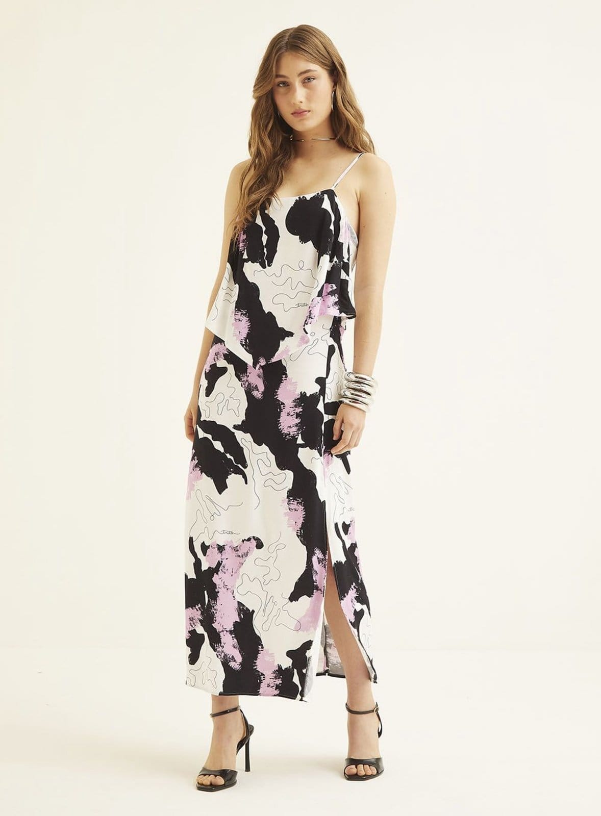 Vestido Midi Estampado Com Fenda e Sobreposição Triton Preto/Lilás