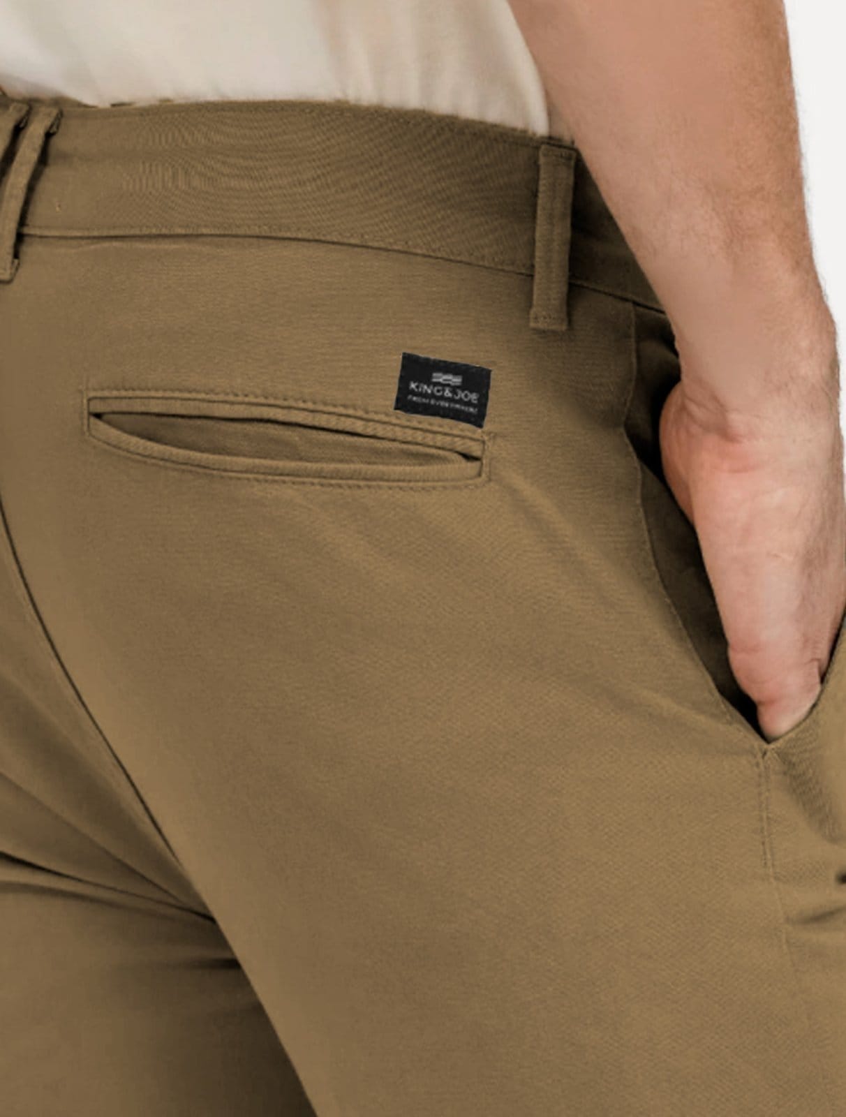 Vista 2 Calça King & Joe Sarja Masculina Slim Médio King & Joe cáqui