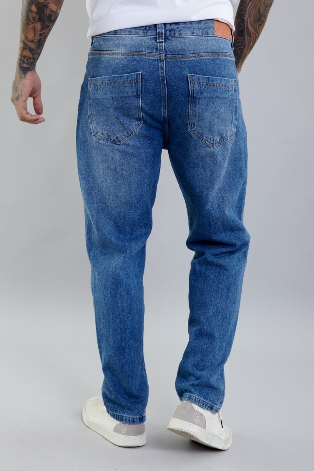 Vista 2 Calça Jeans Masculina Perna Reta com Lavagem Média Dialogo Jeans azul
