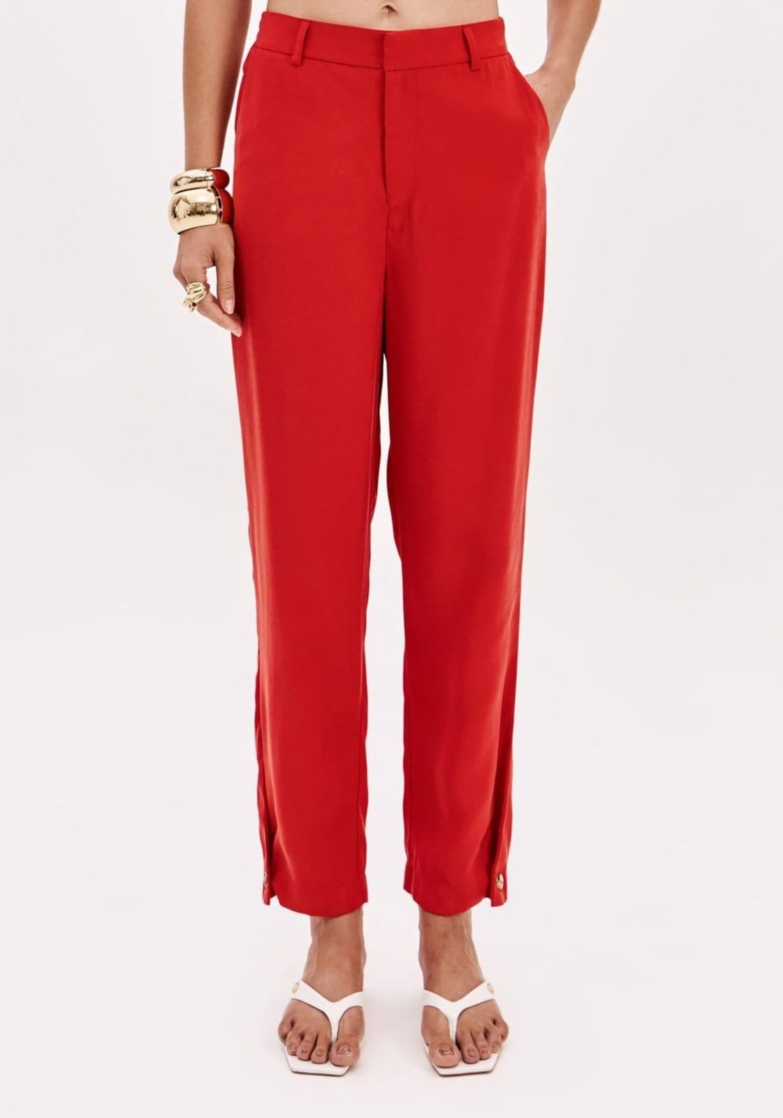 Vista 2 Calça Carrot Cintura édia Com Bolsos Lança Perfume vermelho