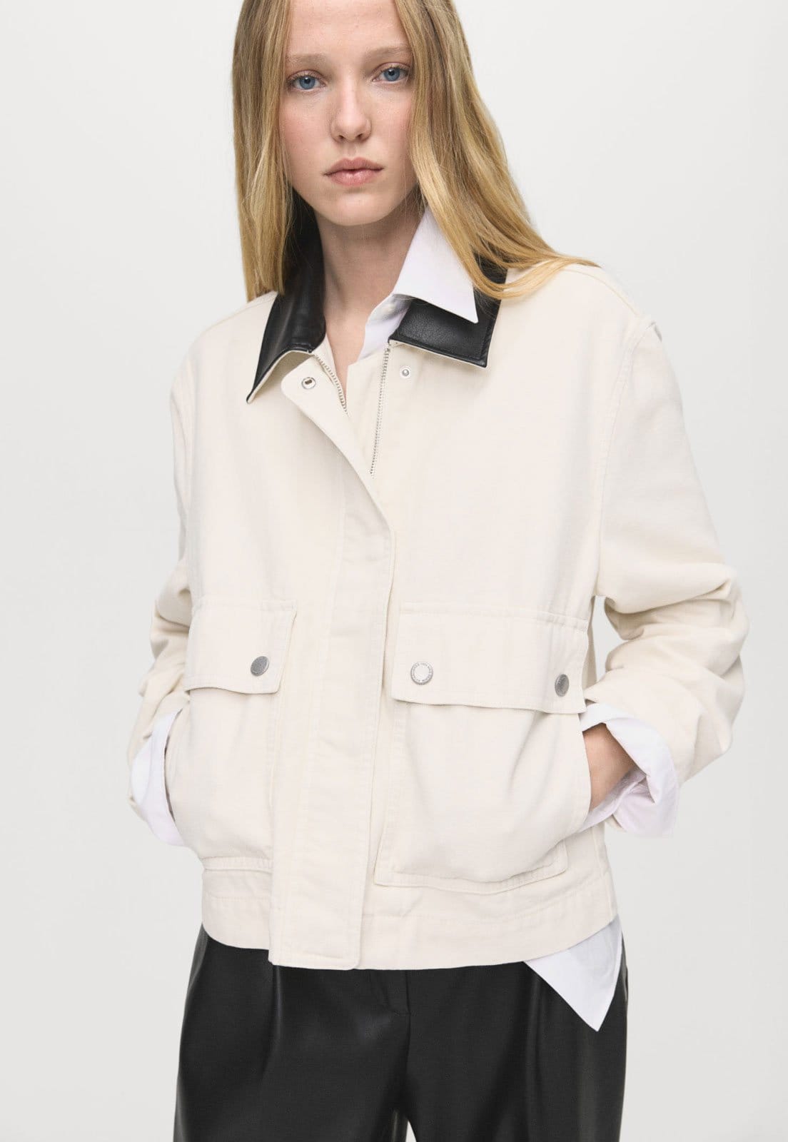 Vista principal Casaco Feminino Mango Amelia Gola Contrastante Off-White Mango off-white white