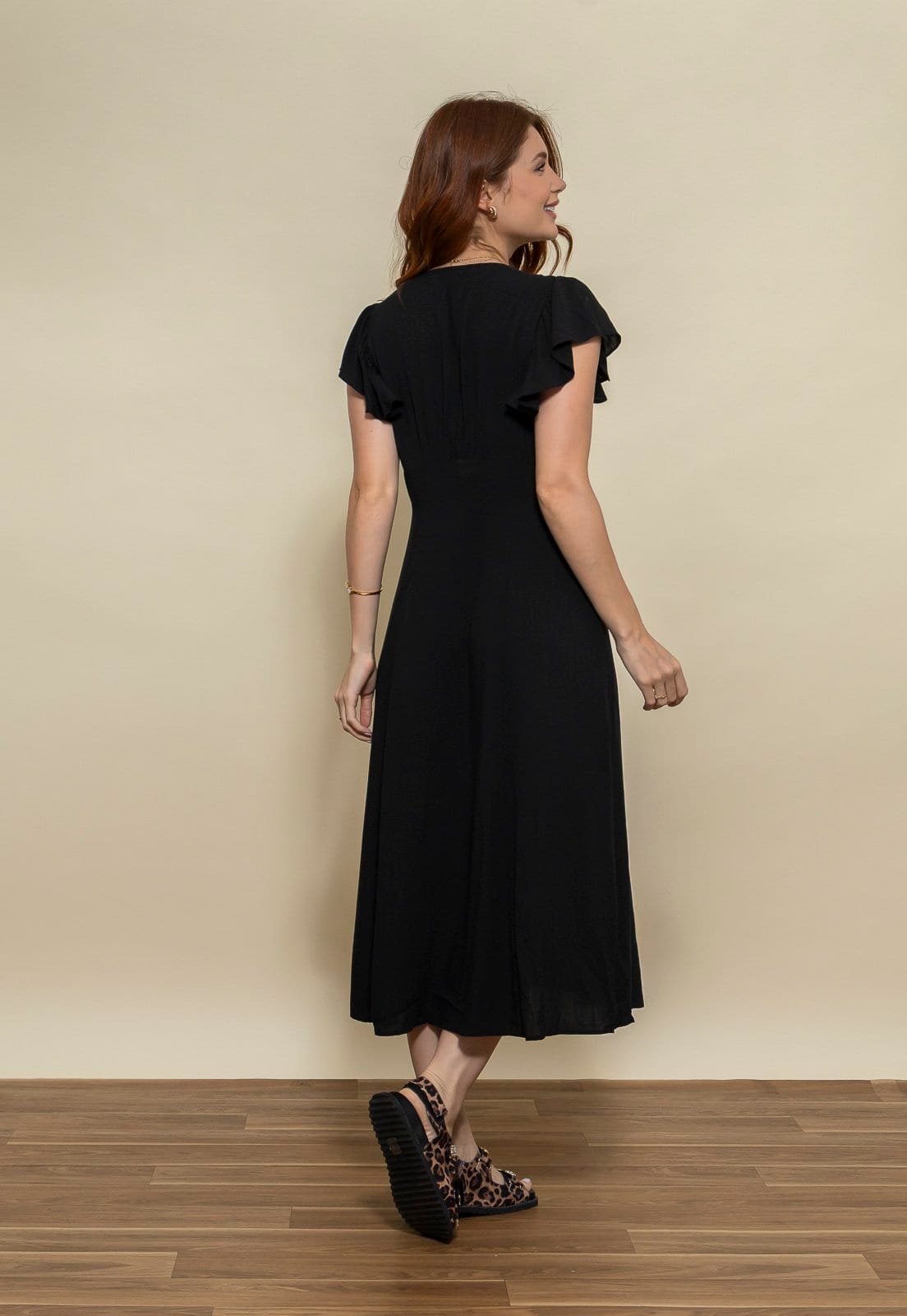 Vista 2 Vestido ônica Viscolinho Liso Aura preto