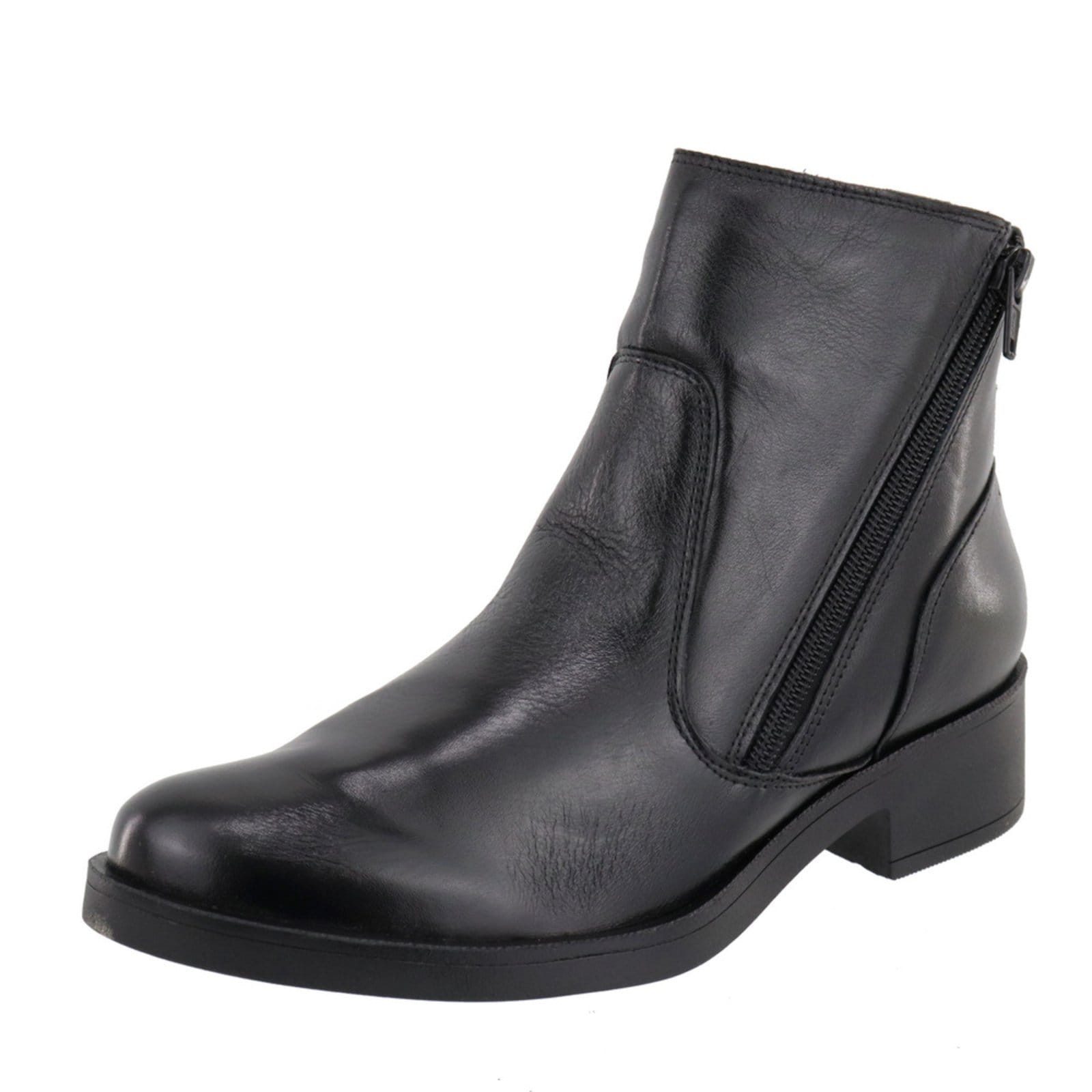 Bota Recortes Casual Feminina em Couro Maria Paula