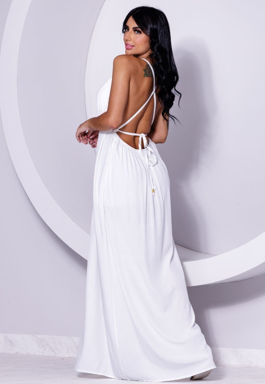 Vista 2 Vestido Longo Frente única Decote em V Ano Novo Réveillon Patyli Cia do Vestido branco