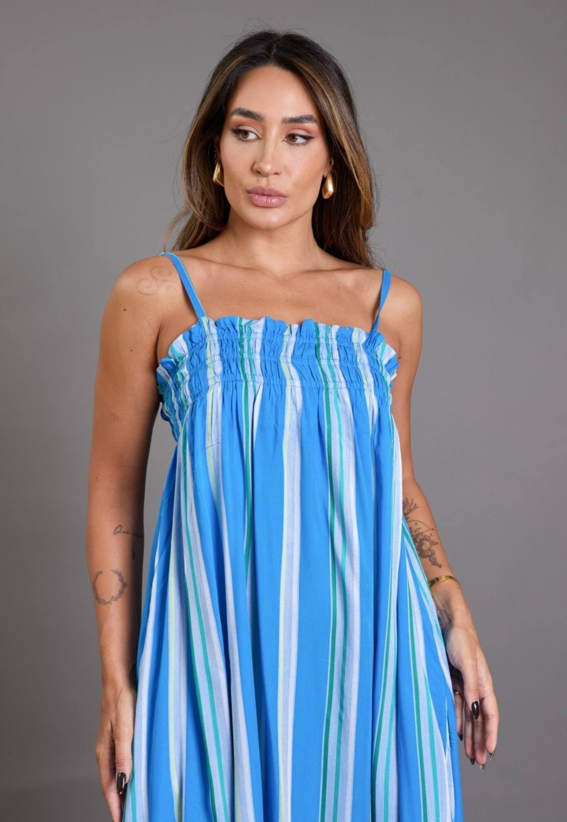 Vista 2 Vestido Longo Listrado Alças Finas VHF Variedades Estiloso VHF VARIEDADES azul