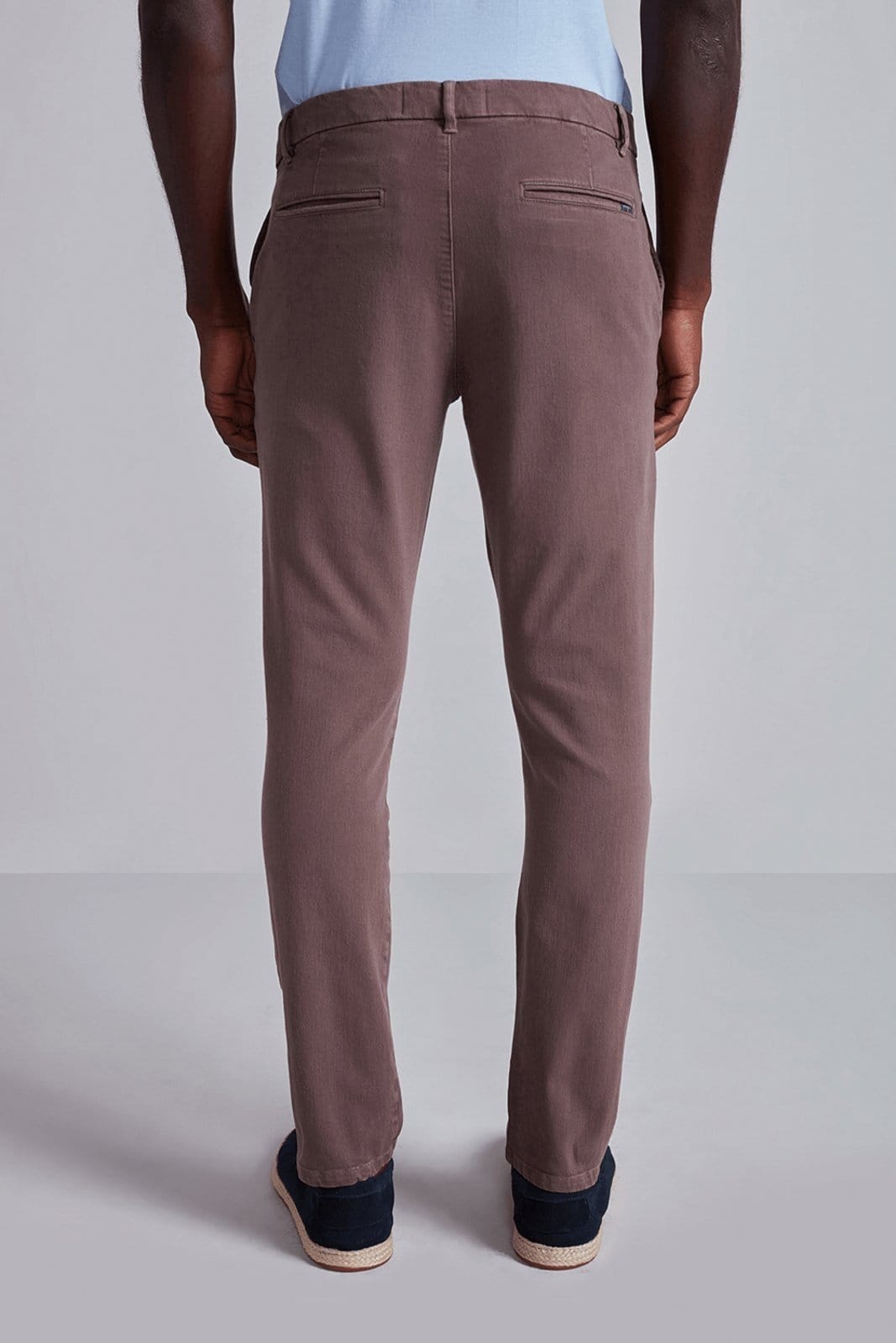 Vista 2 HIGHSTIL Calça Sarja Slim Fit Médio HIGHSTIL marrom