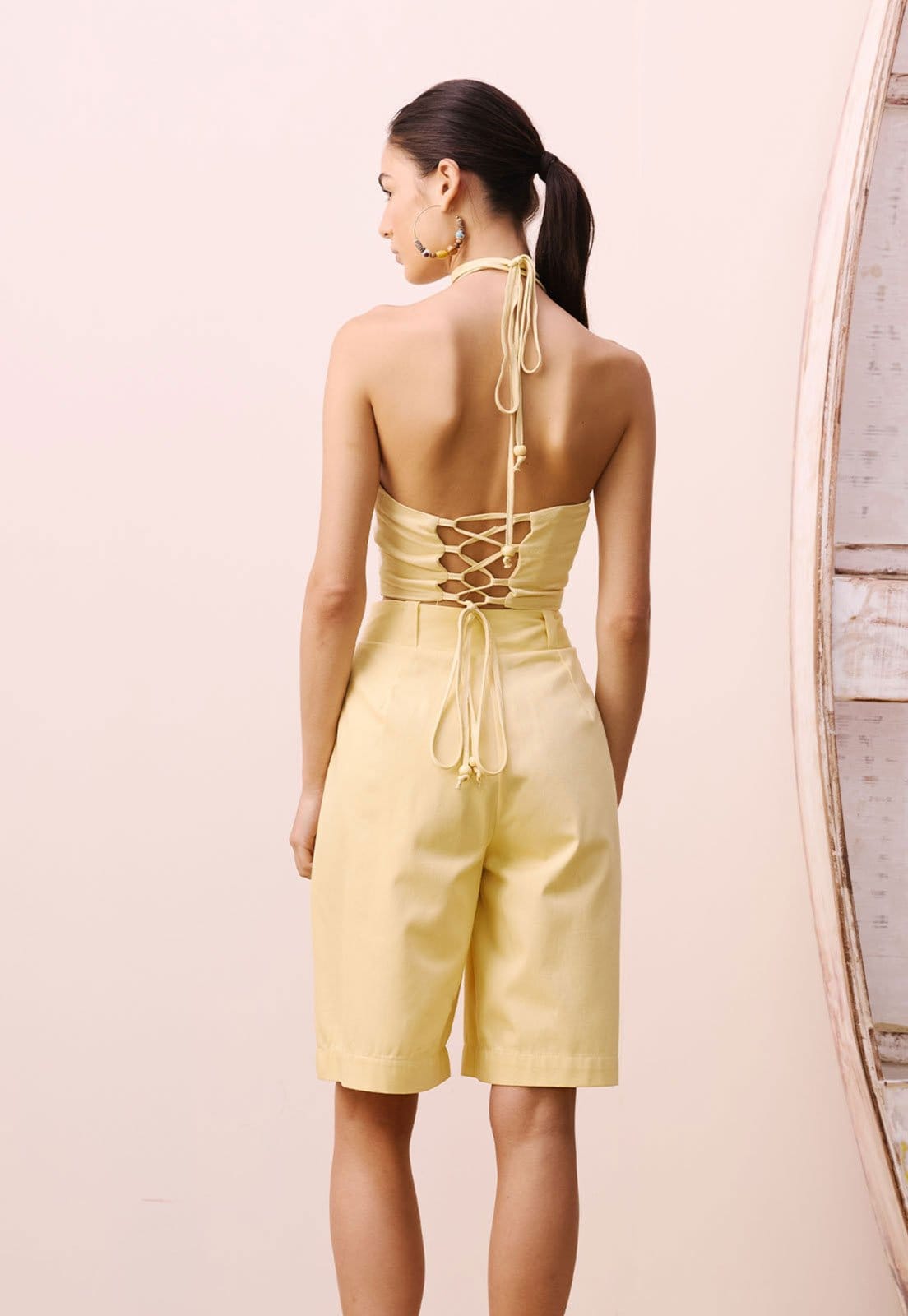 Bermuda CaCay Reta Alfaiataria Lisa Amarela