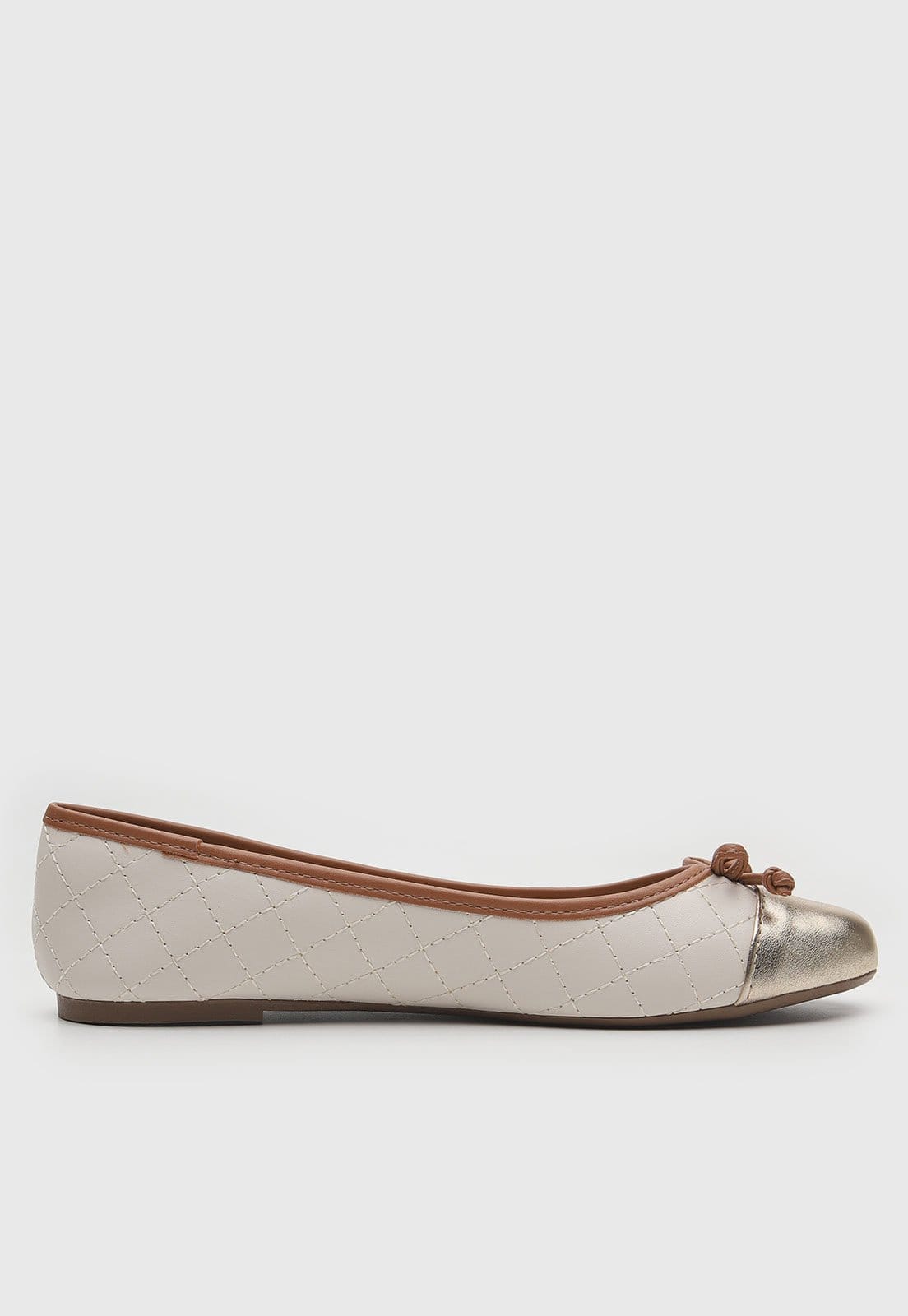 Vista 2 Sapatilha Via Uno Matelassê Off-White VIA UNO off-white white