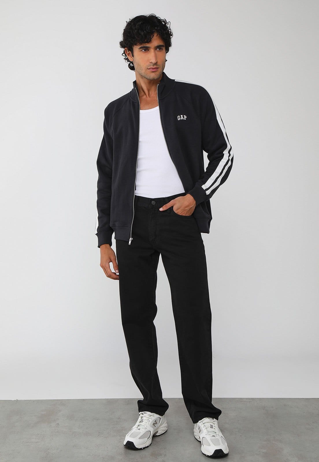 Vista 2 Calça Masculina GAP Reta Moonless Night Preta GAP preto