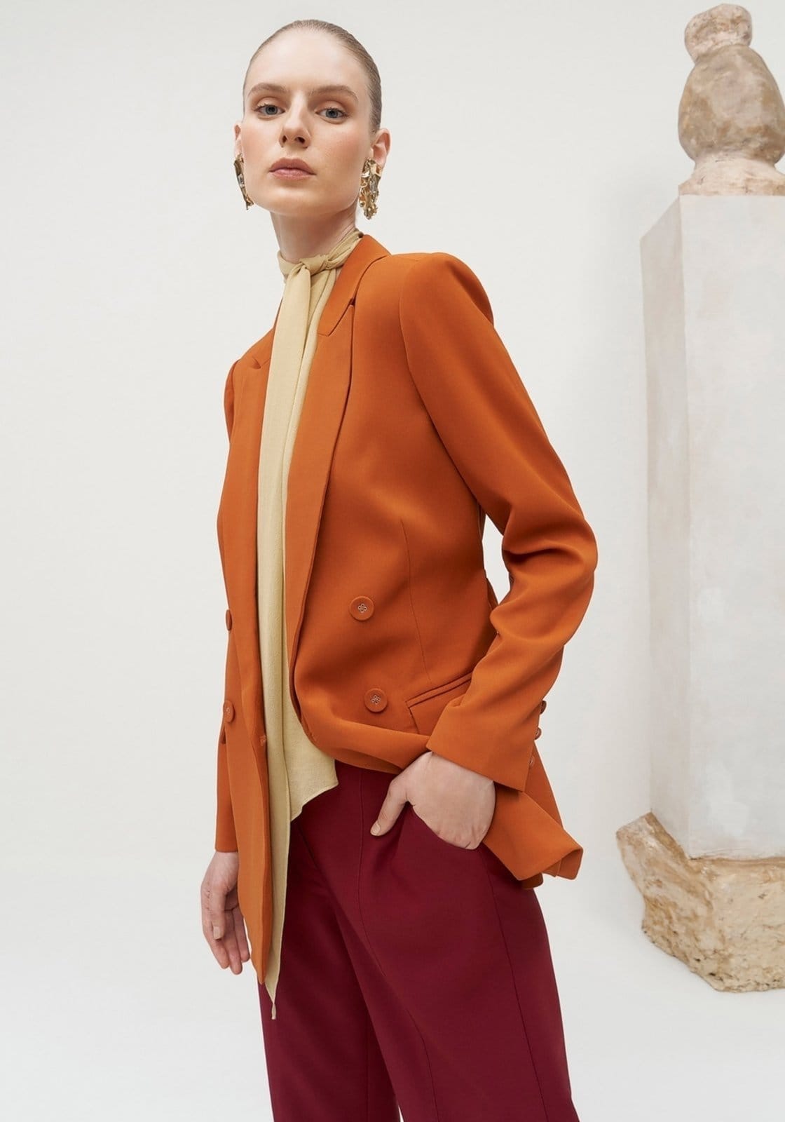 Vista 2 Blazer Alfaiataria com Cinto Lez a Lez laranja