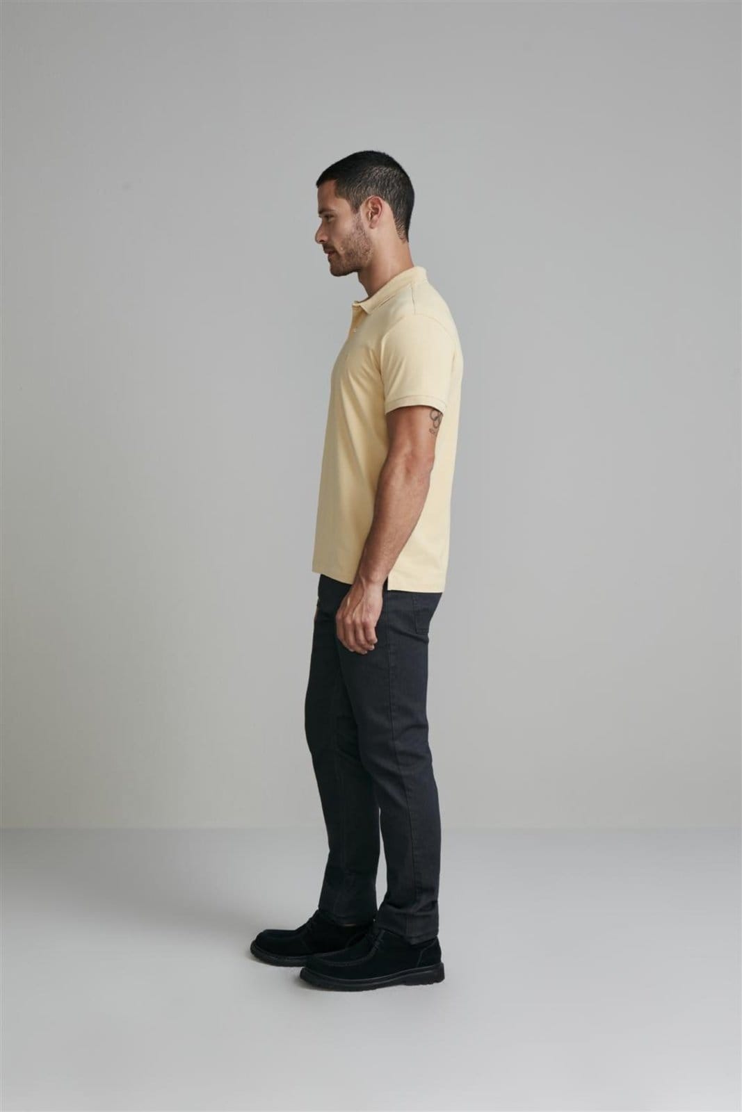 Vista 2 HIGHSTIL Polo Manga Curta Premium Malha Slim Fit Claro HIGHSTIL amarelo