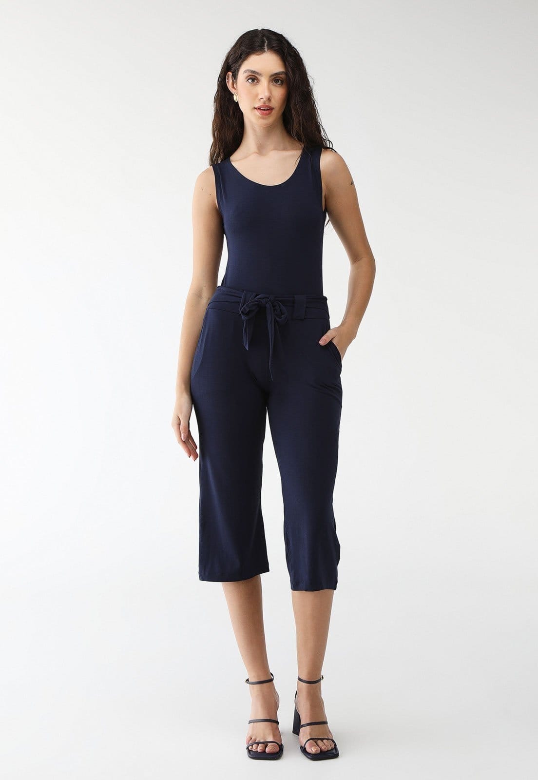 Conjunto Maria Paes Calça Pantacourt e Blusa Marinho