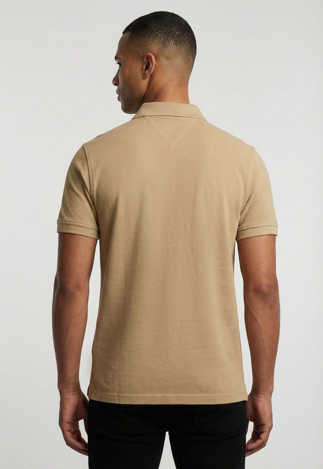 Vista 2 Camisa Polo Masculina Tommy Jeans TJM REG BADGE TEE EXT Tommy Jeans bege