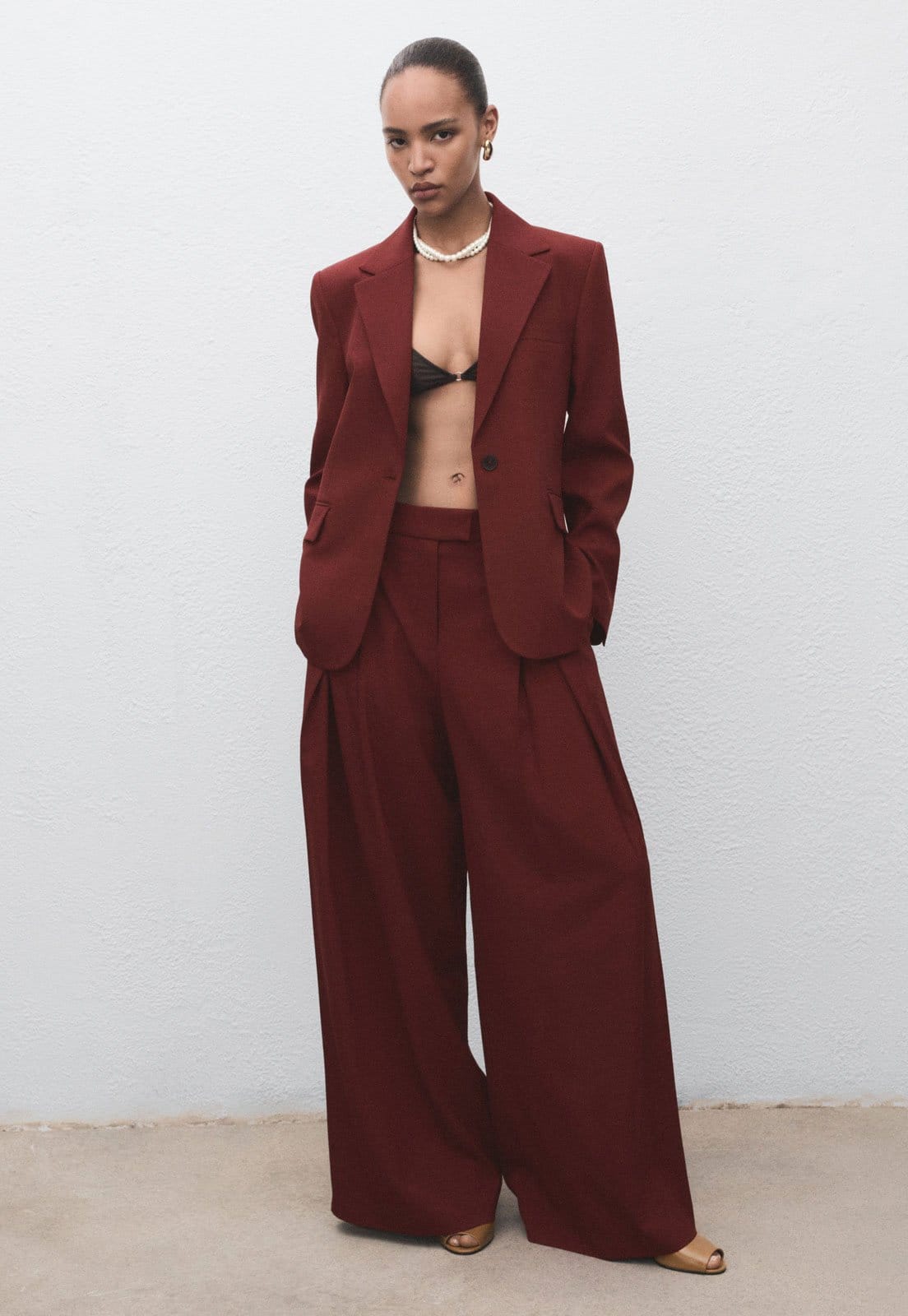 Vista 2 Calça Feminina Mango Dani Wide Leg Mango vinho