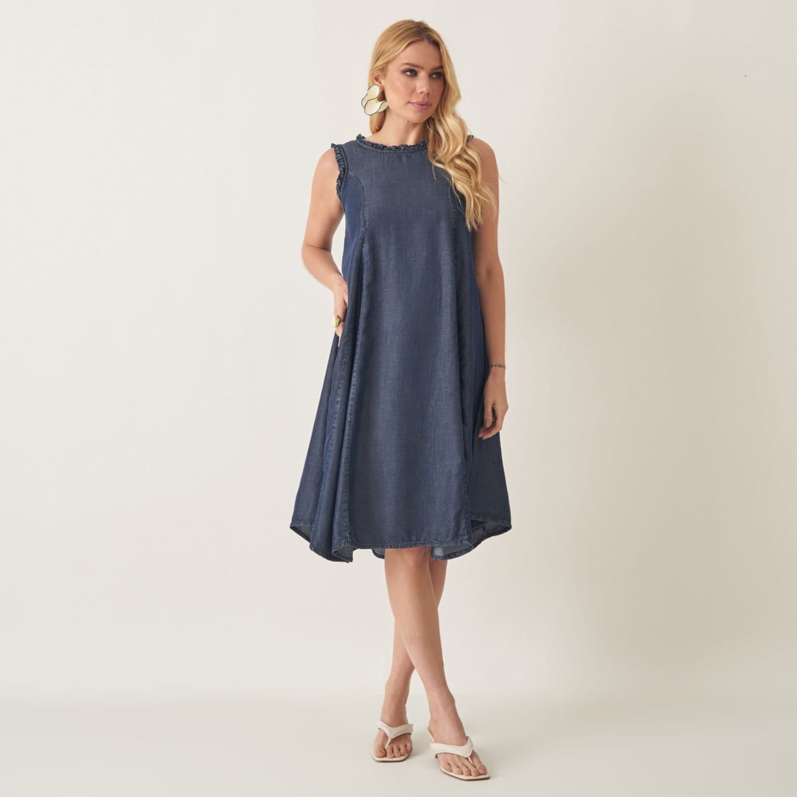 Vestido Midi Jeans Tencel com Babadinhos