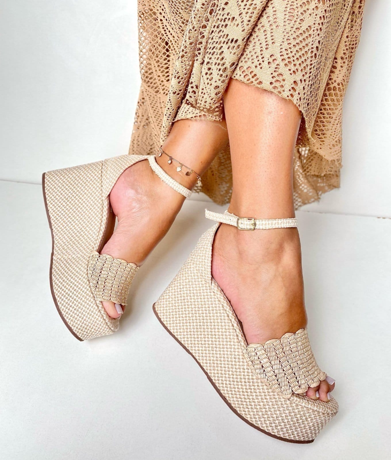 Vista 2 Sandália Delazari Plataforma Trama Cru Delazari caramelo/marrom/nude/off-white