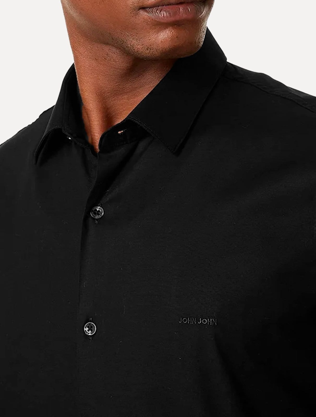 Vista 2 Camisa John John Masculina Manga Curta Slim Logo Preta John John preto