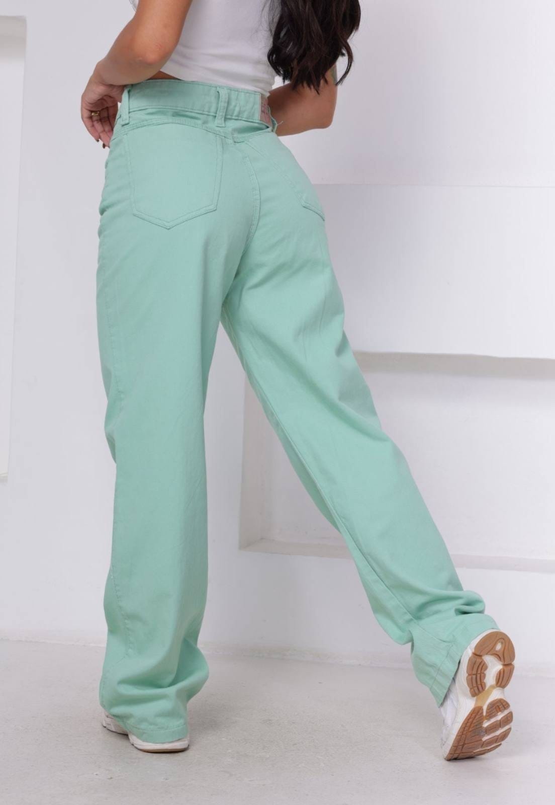 Vista 2 Calça Wide Leg Feminina Pastel Modelagem Perfeita Tecido Premium CCW CENTRAL CAPITAL WEAR verde
