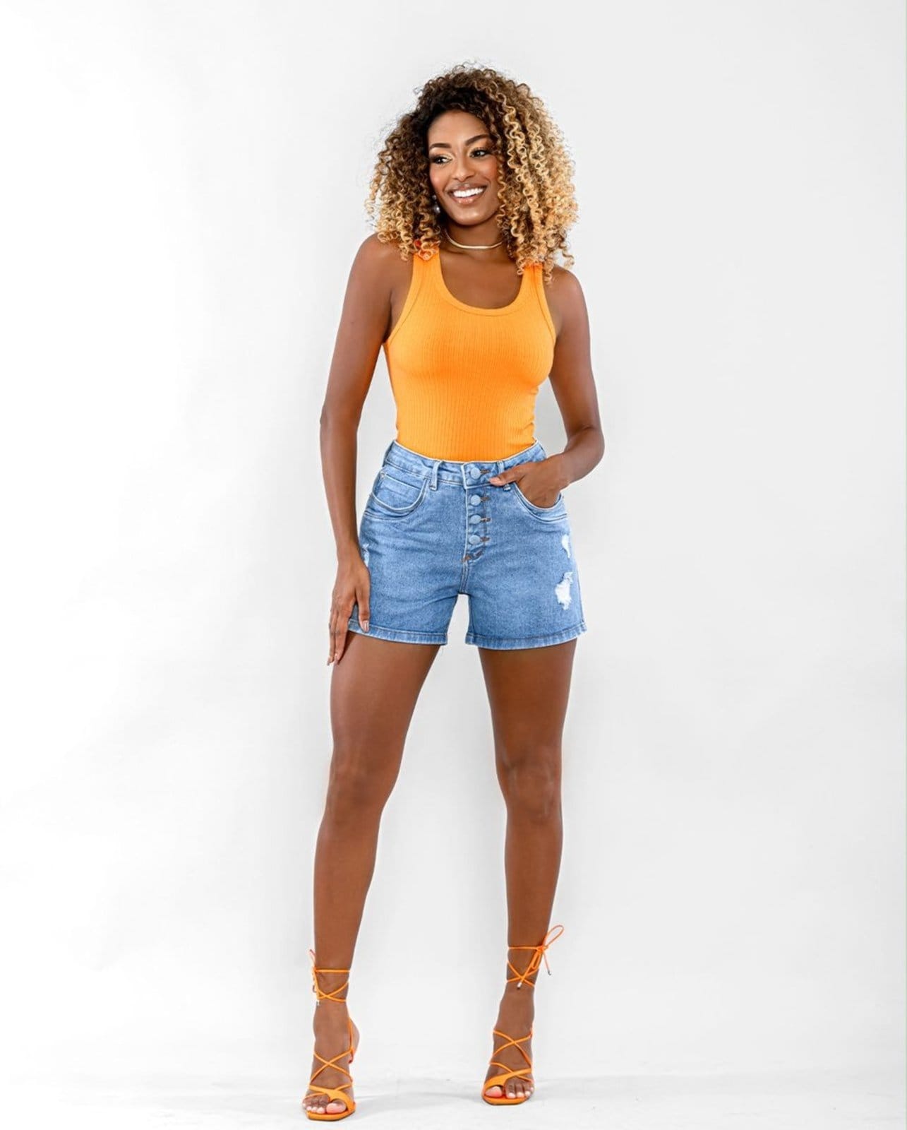 Shorts Feminino Boyfriend com Botões Revestidos 22635 Clara