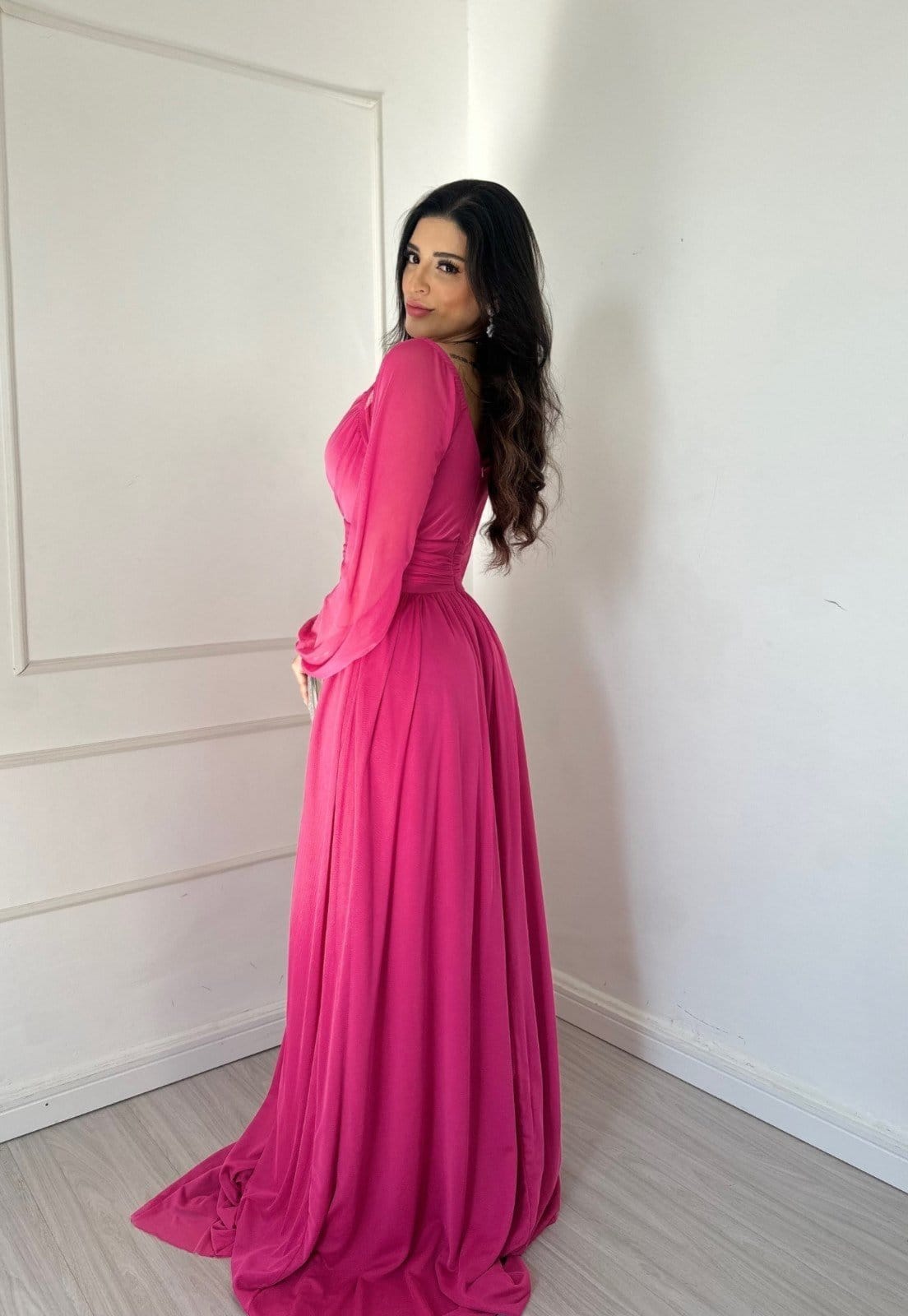 Vista 2 Vestido Longo Manga Longa Micro Tule Fernanda Para Festa, Madrinhas, Convidadas E Formandas Cia do Vestido pink