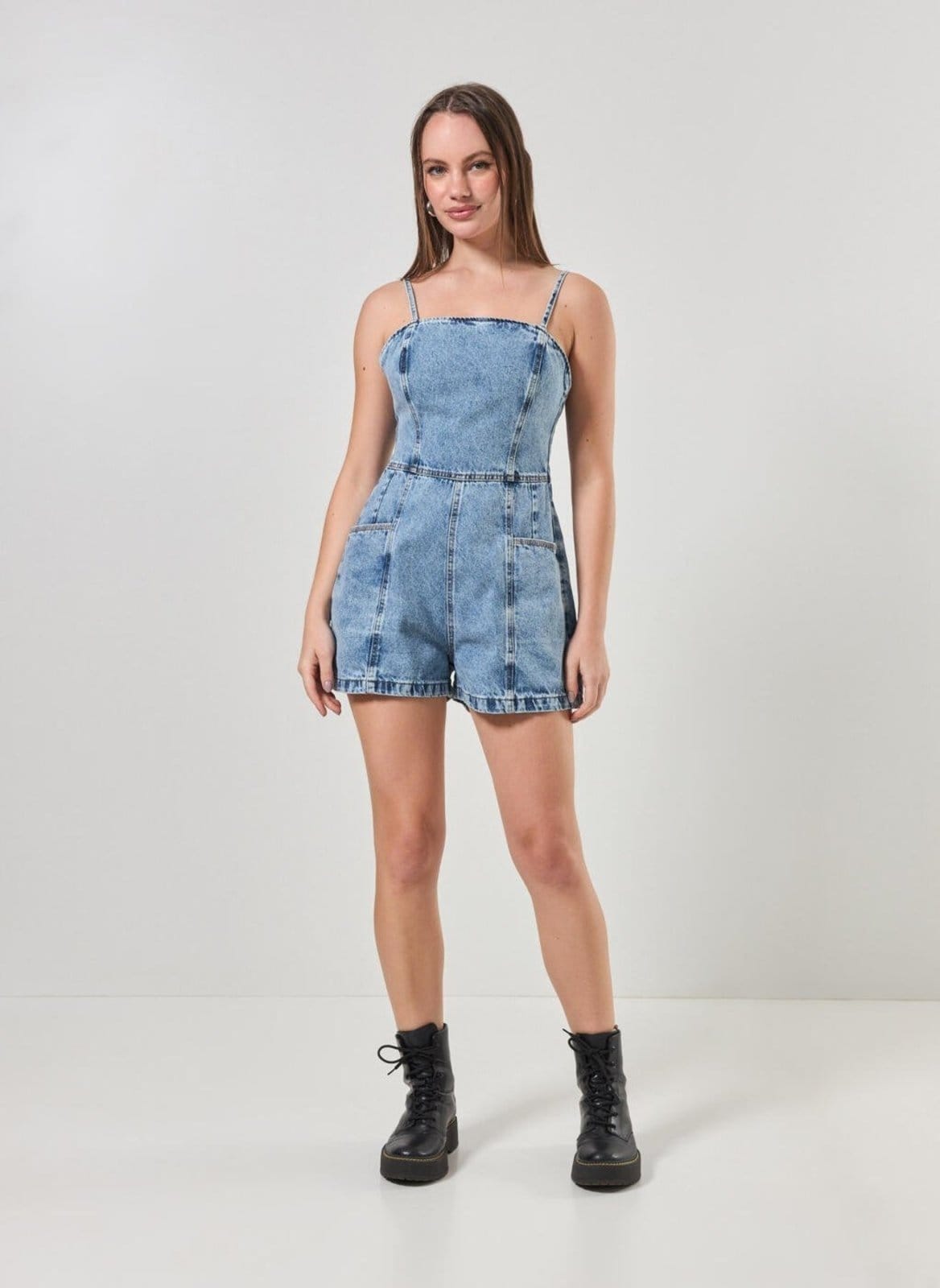 Macaquinho Jeans Justo