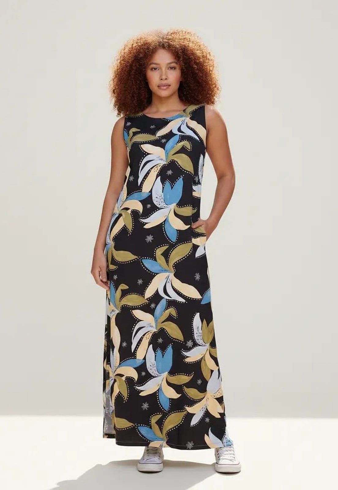 Vestido CabanaFree Longo Plano com Bolso Estampa Jardim Noturno