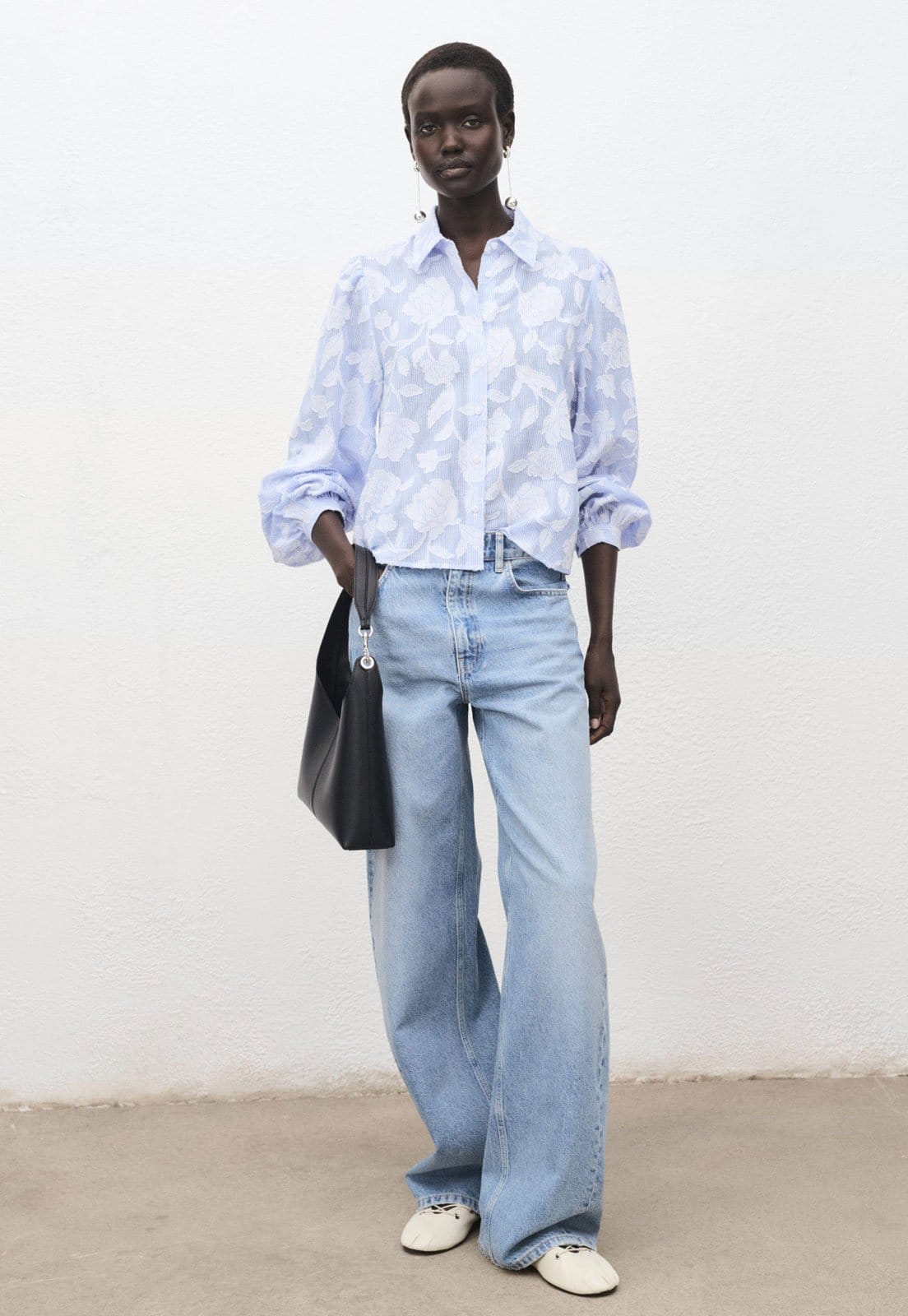 Vista 2 Camisa Feminina Mango Palomo Floral Listrada Claro Mango azul