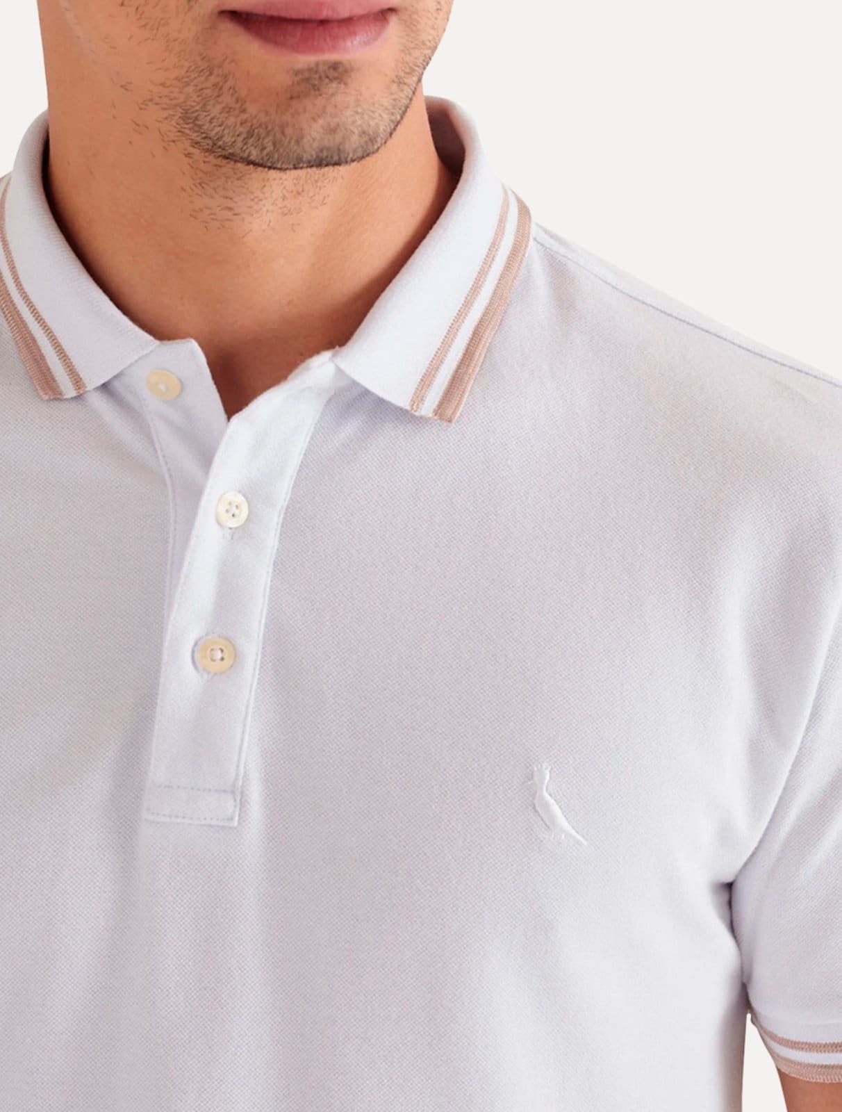 Vista 2 Polo Reserva Masculina Regular Piquet Friso Rajado Branca Reserva branco