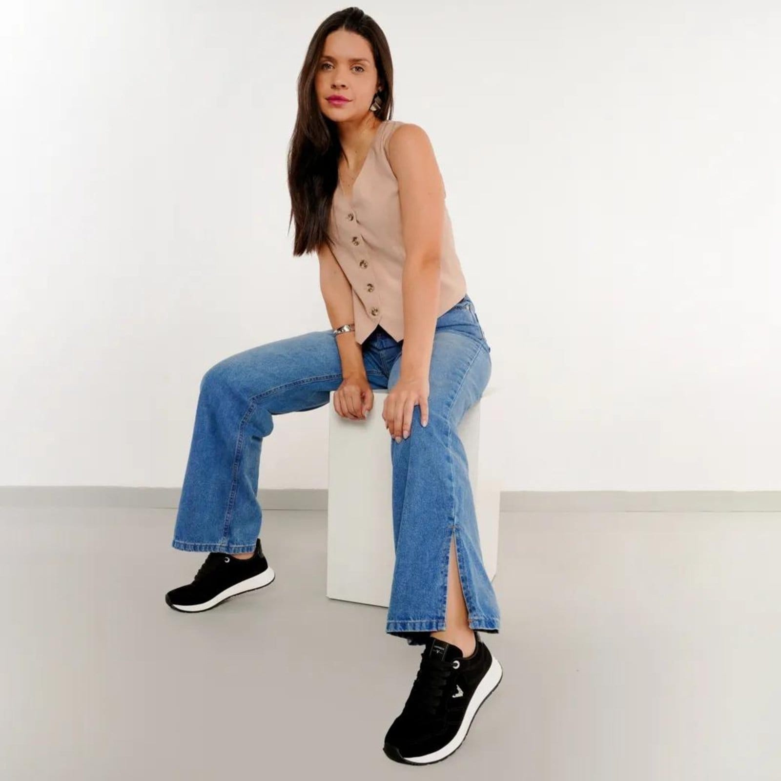 Vista 2 Tênis Via Marte Aplicação Metalizada Feminino VIA MARTE preto