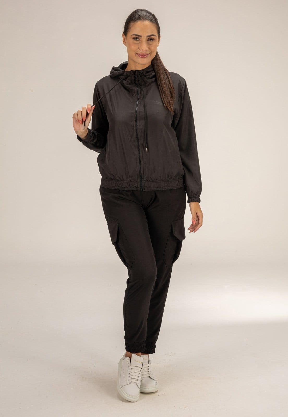 Vista 2 Jaqueta Corta Vento Classic Preta Feminina Dulk preto