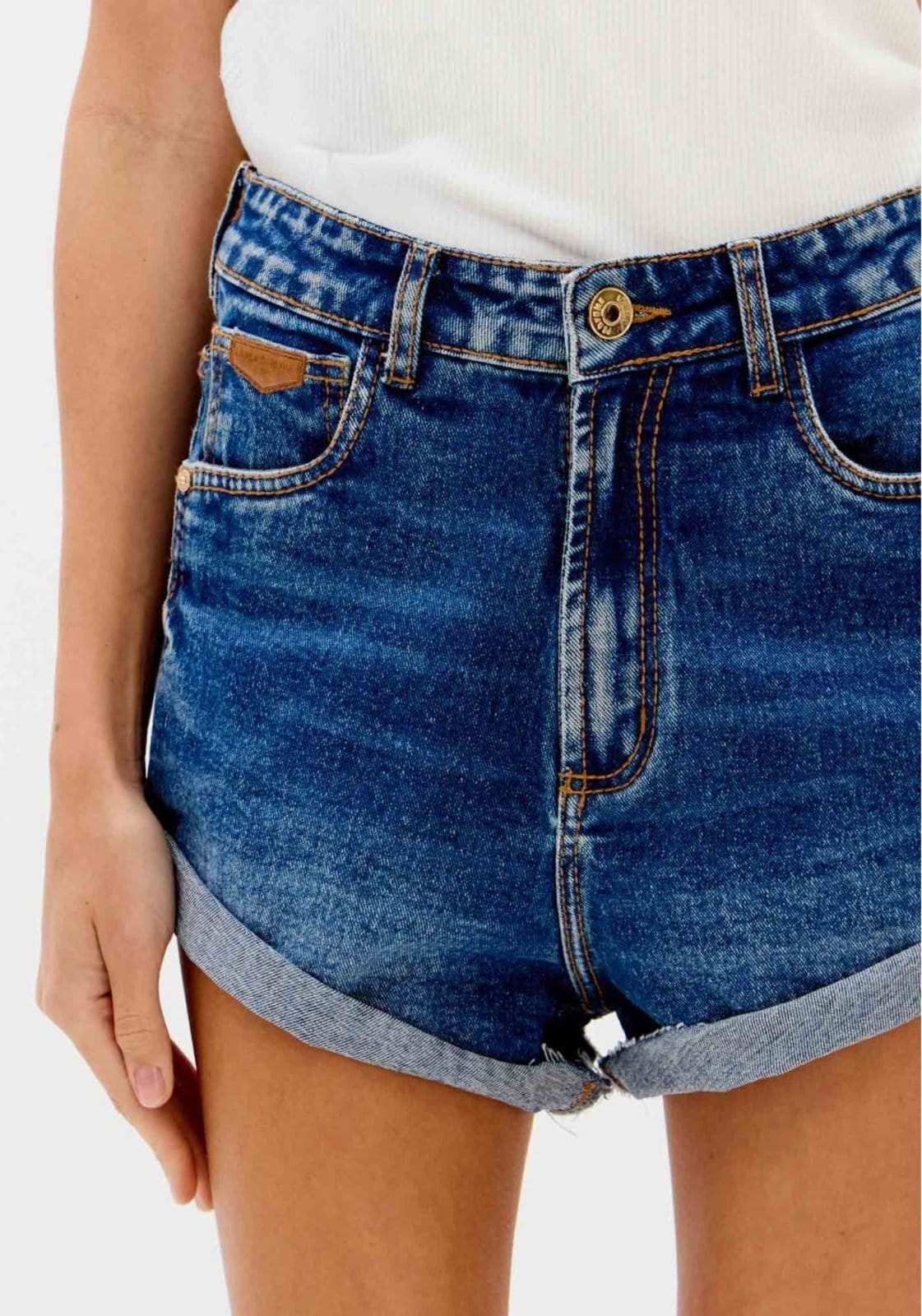 Vista 2 Short Jeans Comfort Cintura Em V Lança Perfume azul