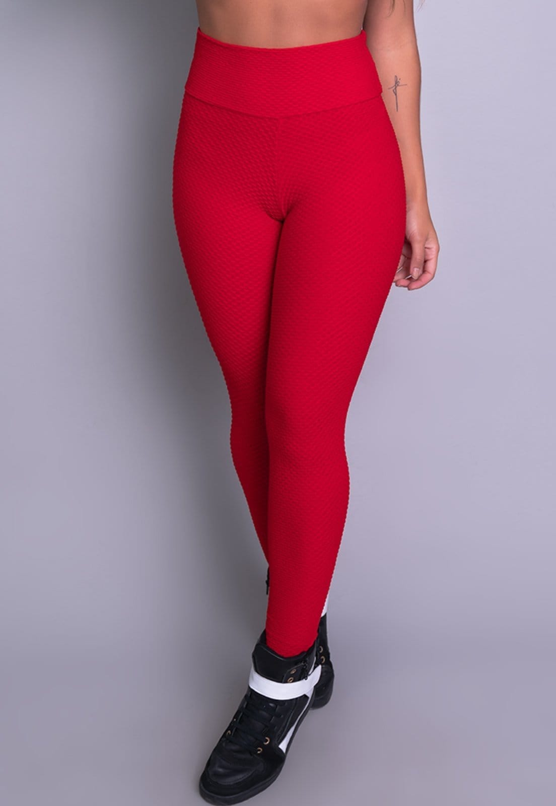 Vista 2 Calça Legging MVB Modas Cintura Alta Textura Tecido Bolha Mvb Modas vermelho