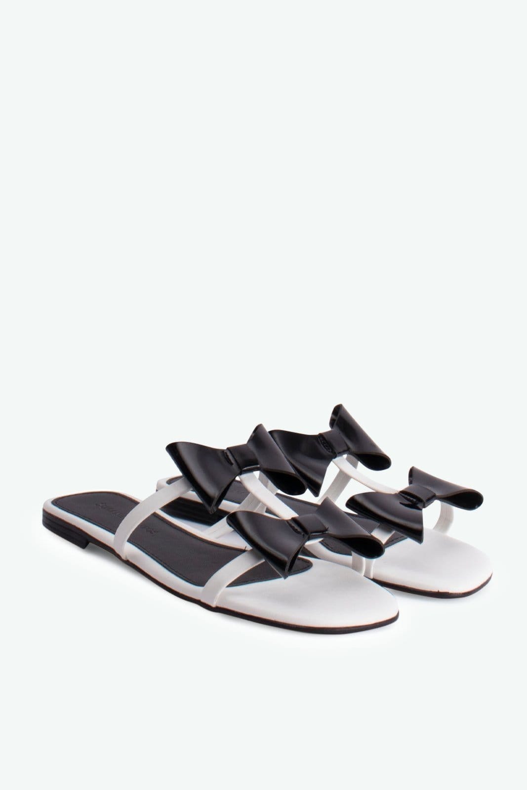 Vista 2 Flat Joana e Suzana Santos branco/preto