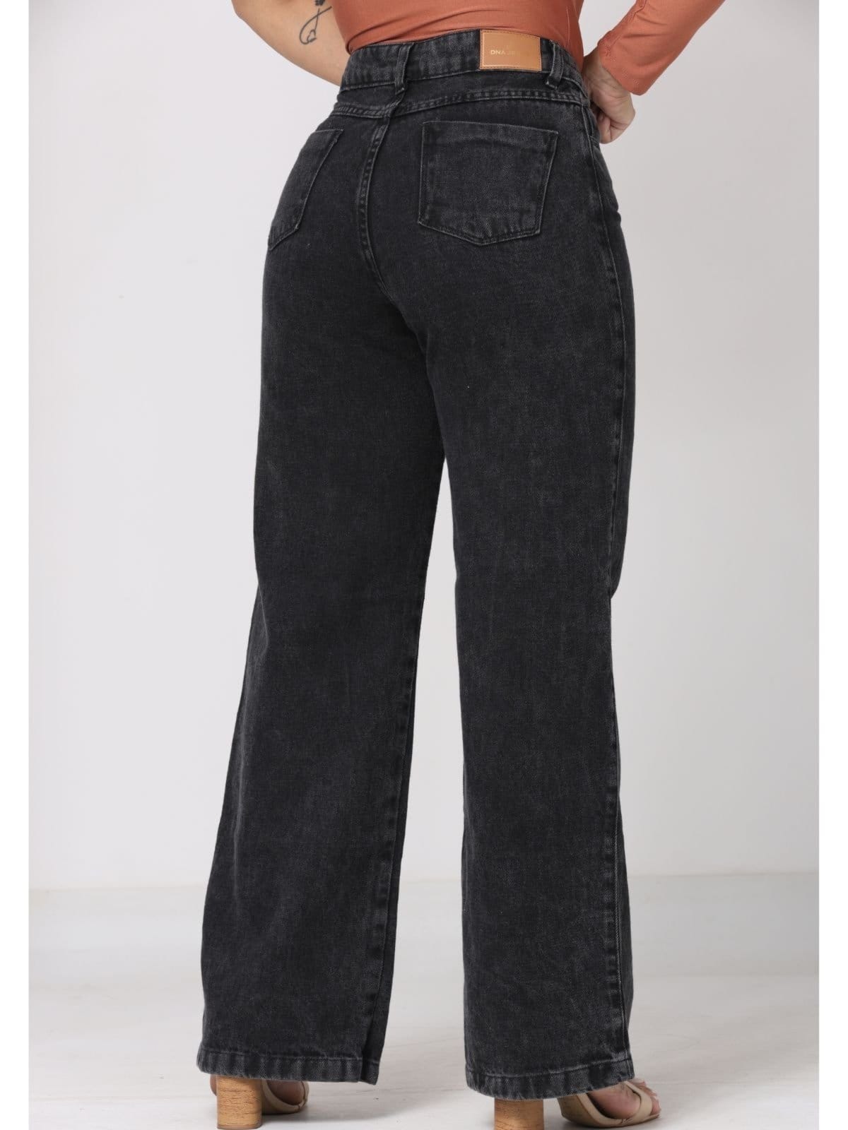 Vista 2 Calça Jeans Donna De Paula Wide Leg Cinza Pantalona Feminina Cintura Alta Donna de Paula grafite