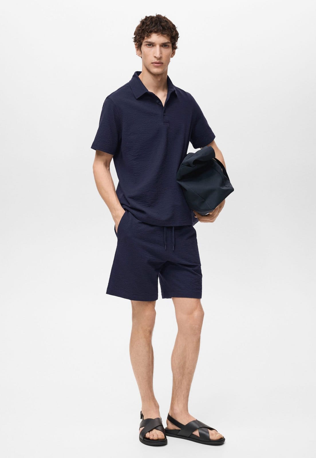 Vista 2 Bermuda Mango Reta Texturizada Azul-Marinho Mango azul marinho