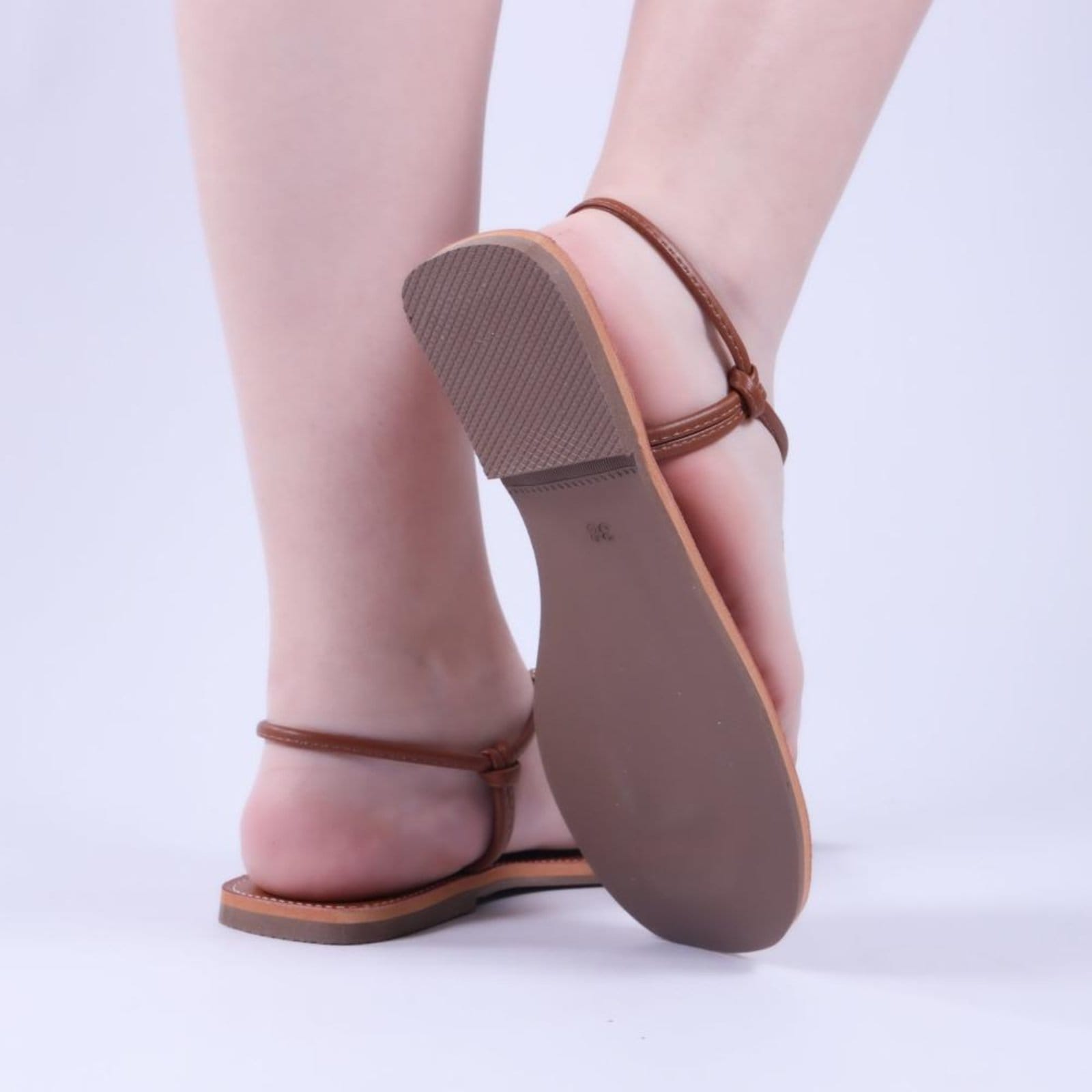 Vista 2 Sandália Feminina Rasteira Zariff 96315 Caramelo Zariff incolor