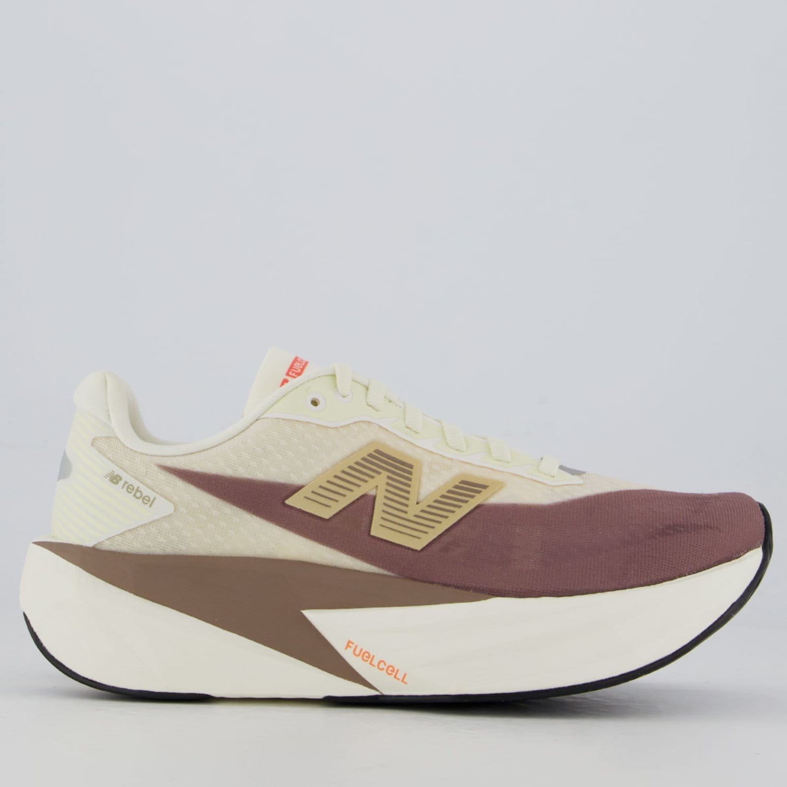 Tênis New Balance Fuelcell Rebel V5 Off White e Marrom