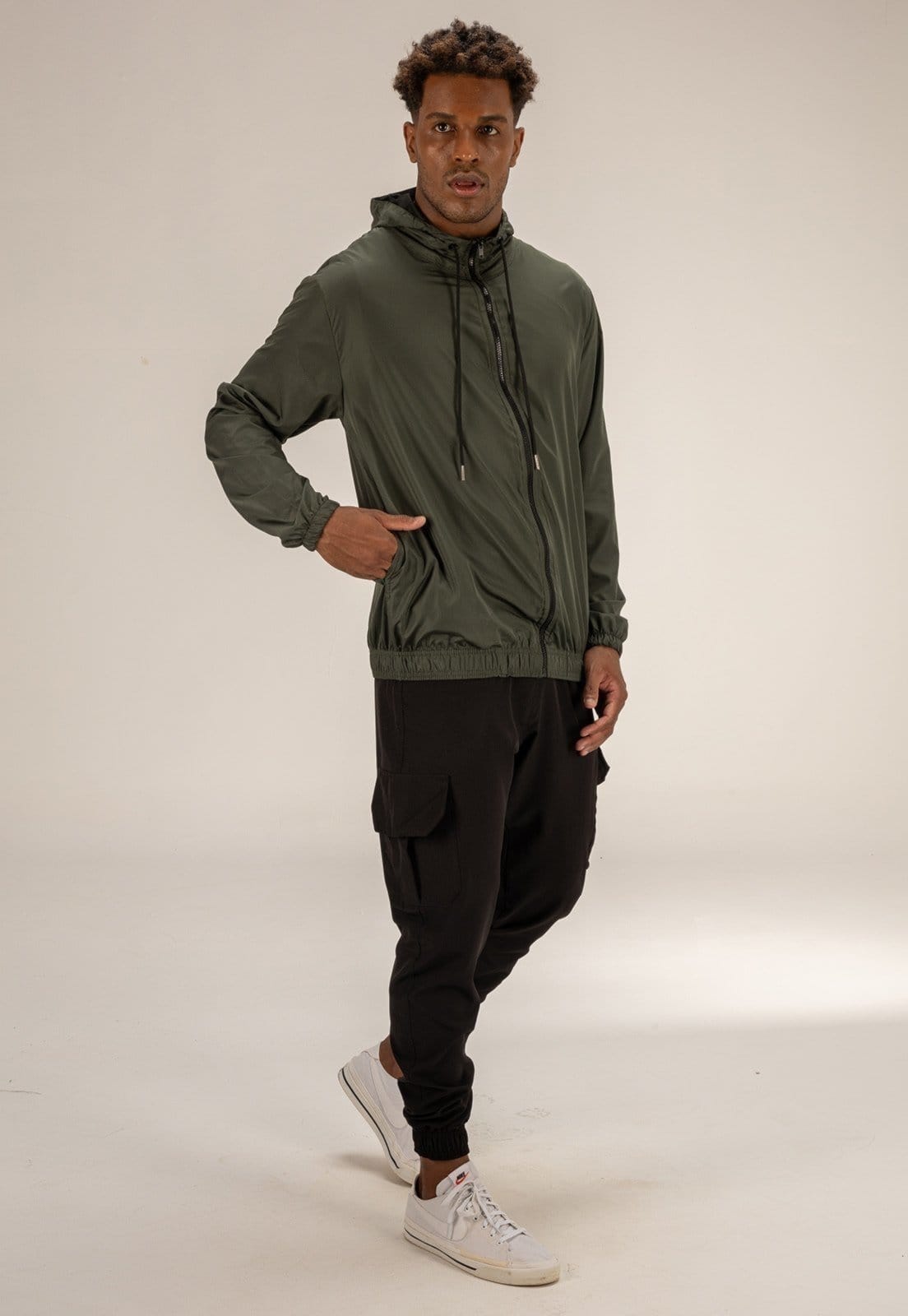 Jaqueta Corta Vento Masculino Classic Treino Com Capuz Gola Alta