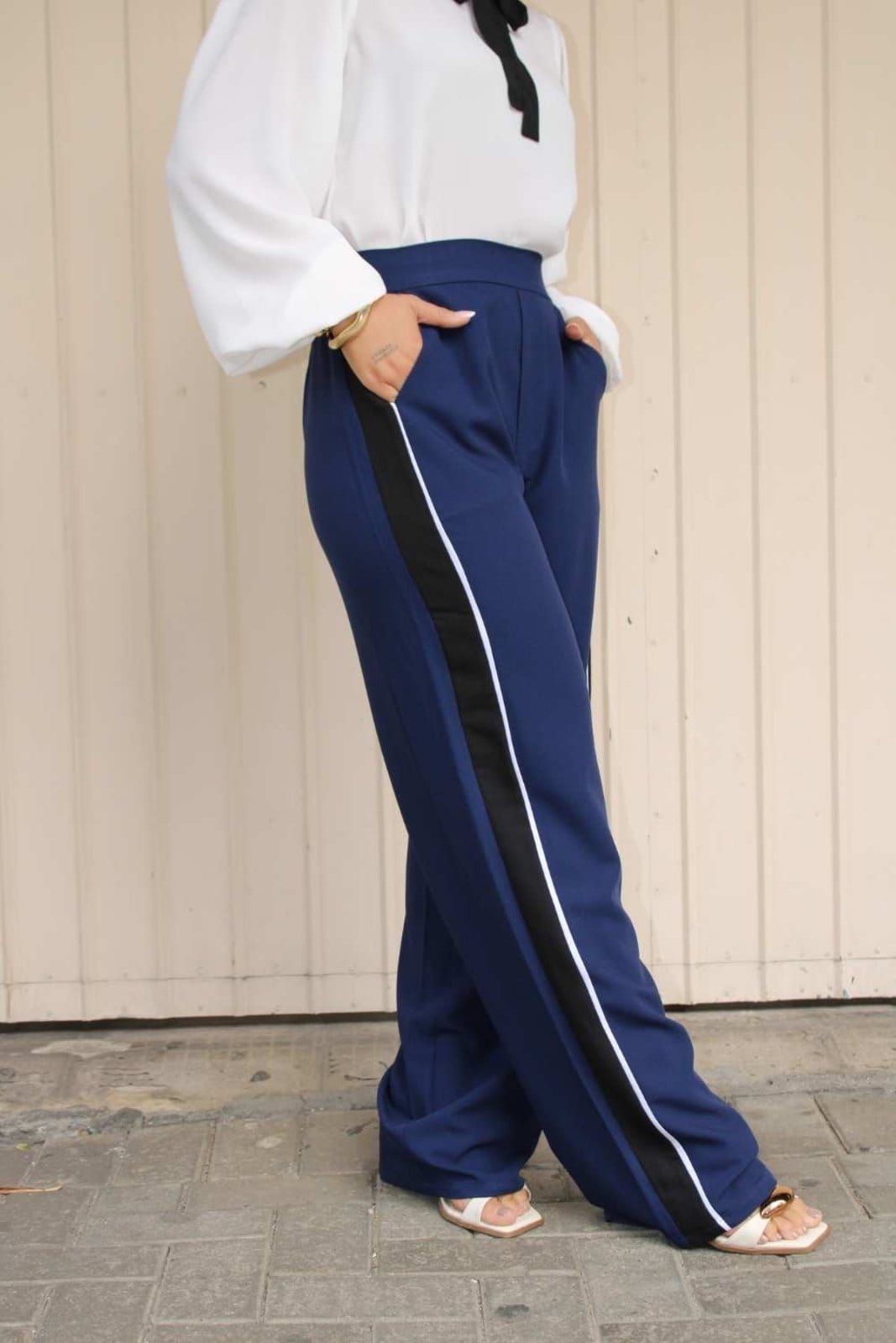 Vista 2 Calça Vanibele Wide Marinho Vanibele azul marinho/preto