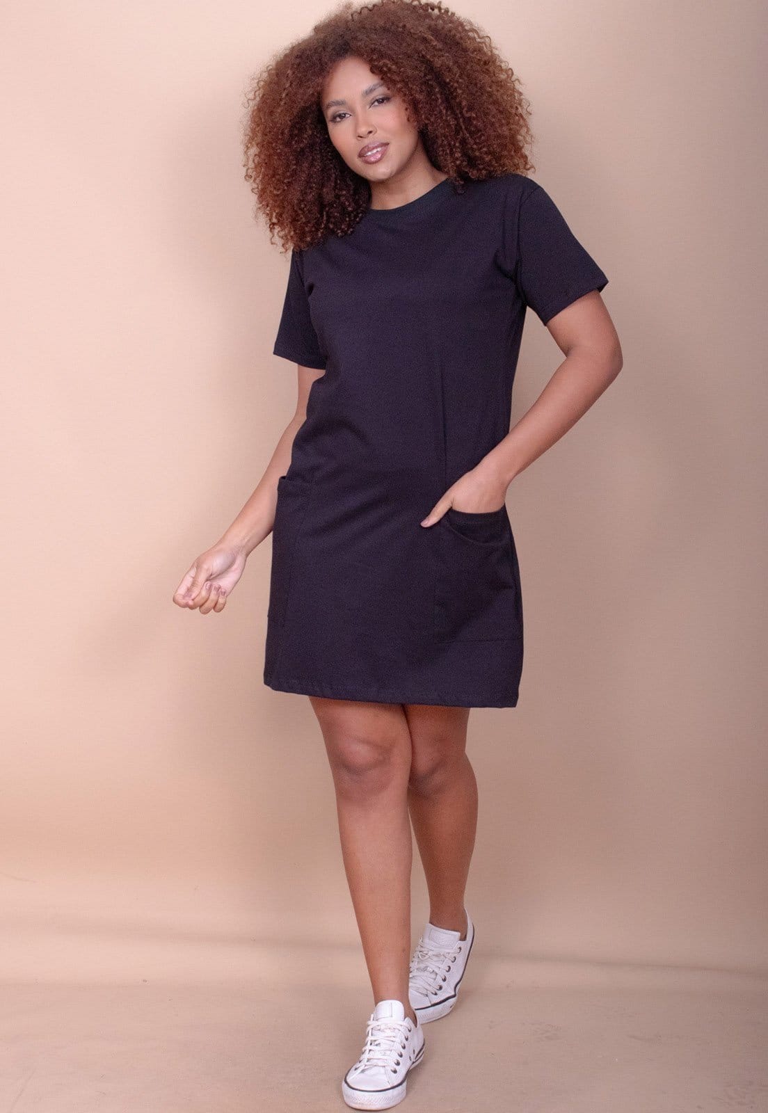 Vista 2 Vestido Cabanafree Curto Algodão Manga Curta 02 Bolsos Cabanafree preto