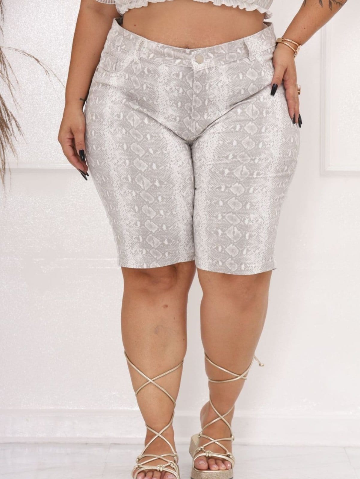 Bermuda Feminina Jeans Loka Tecido Estampado Cobra