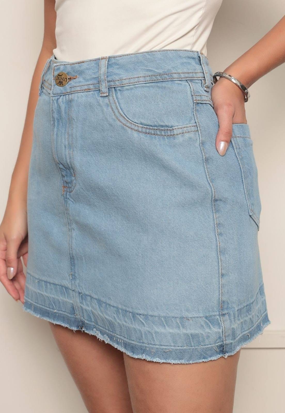 Vista 2 Saia Feminina Cintura Alta Ethereal Jeans Confortável e Estilosa Com Barra Lavagem Clara Ethereal Jeans azul