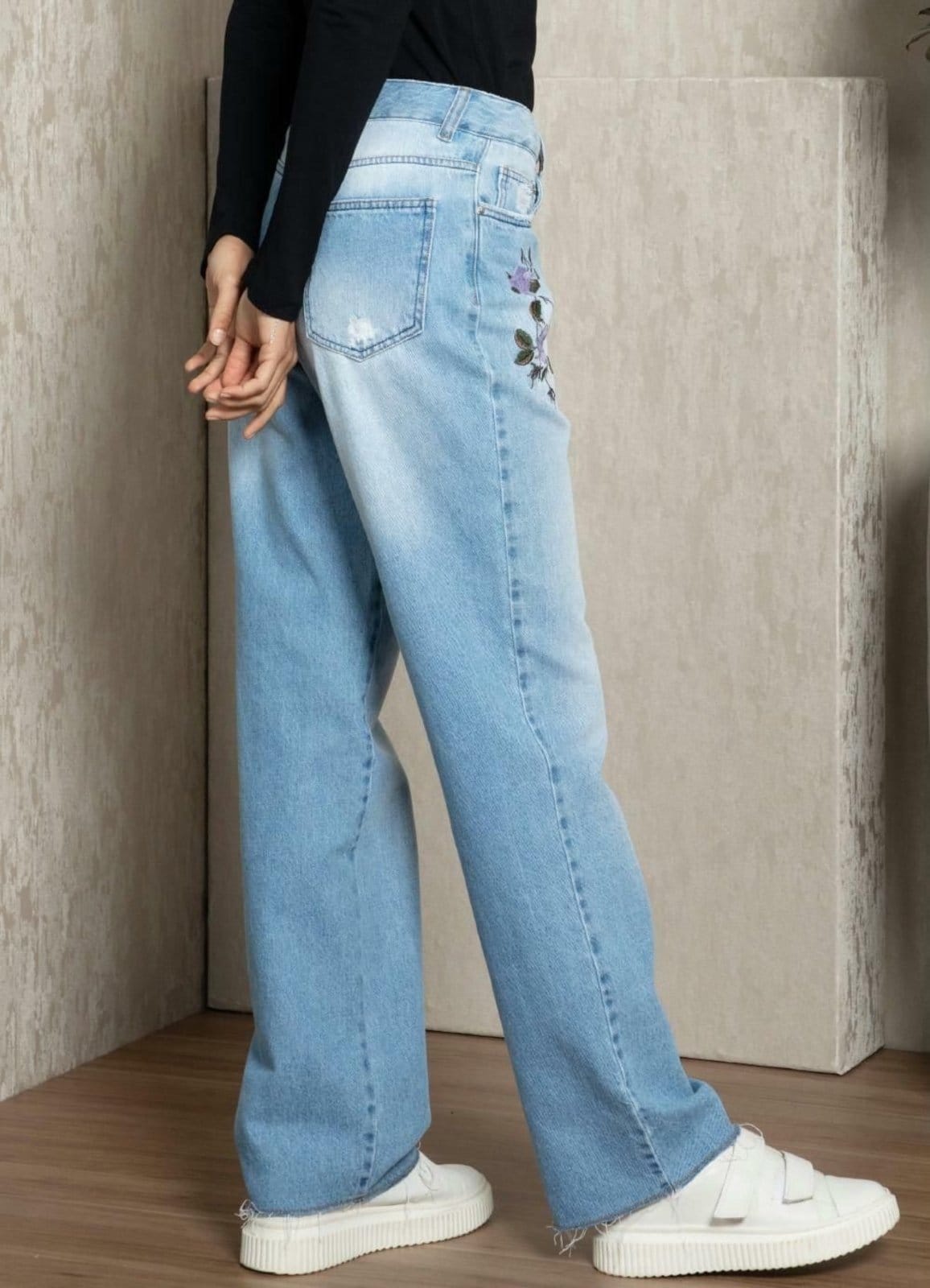 Vista 2 Calça Jeans Bordado Quintess azul