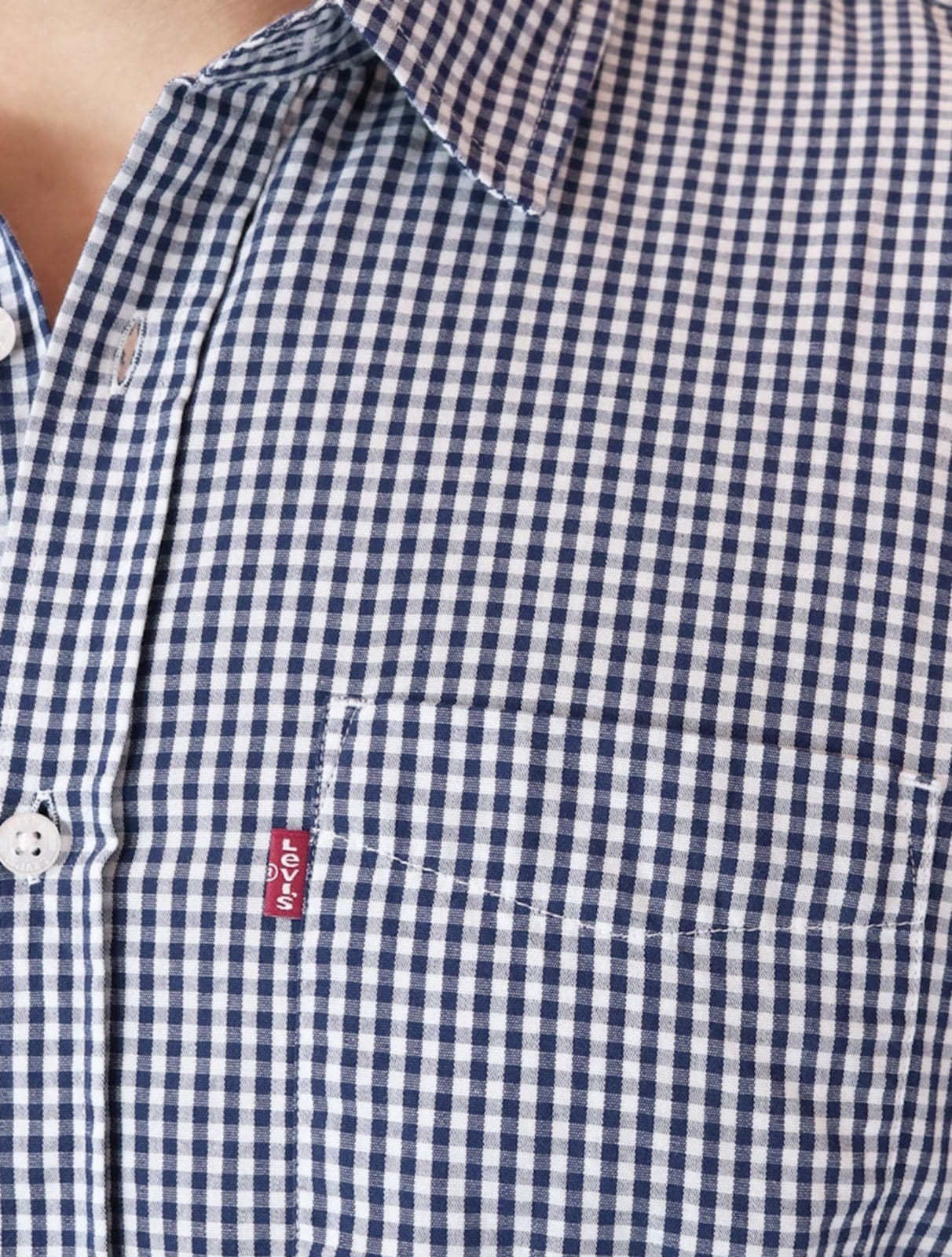 Vista 2 Camisa Levis Masculina Standard One Pocket Branco Levis xadrez azul