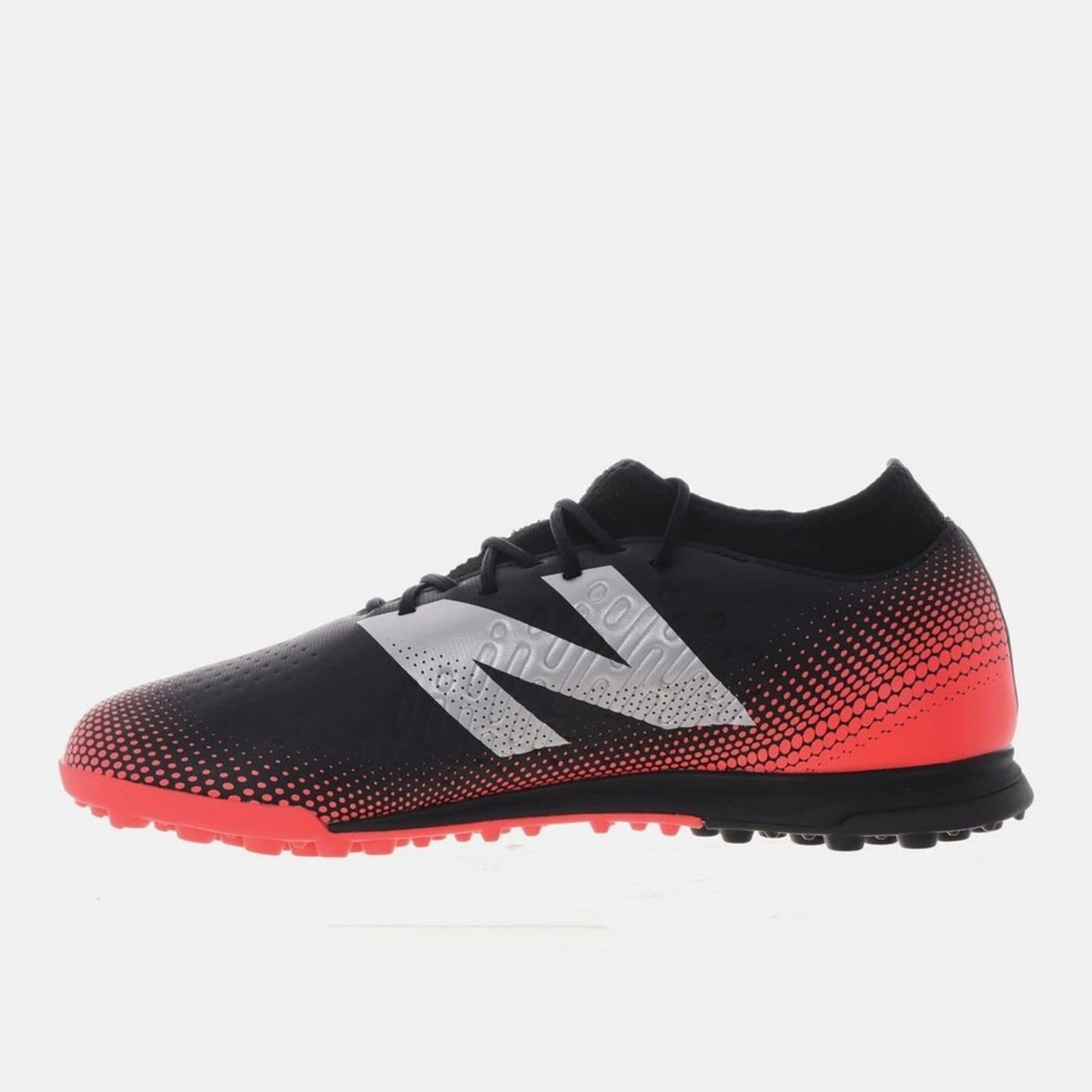 Vista 2 Chuteira Society New Balance Tekela Magique V4 New Balance New Balance preto