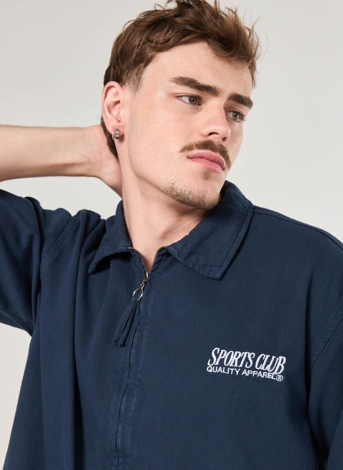 Vista 2 Camisa Box Sarja Zíper E Bordado Youcom azul marinho