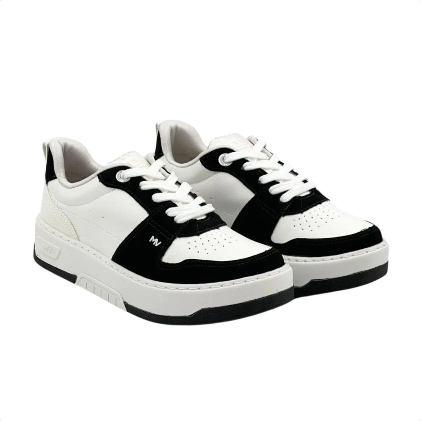 Vista 2 Tênis Moda Feminino Via Marte Branco E VIA MARTE preto