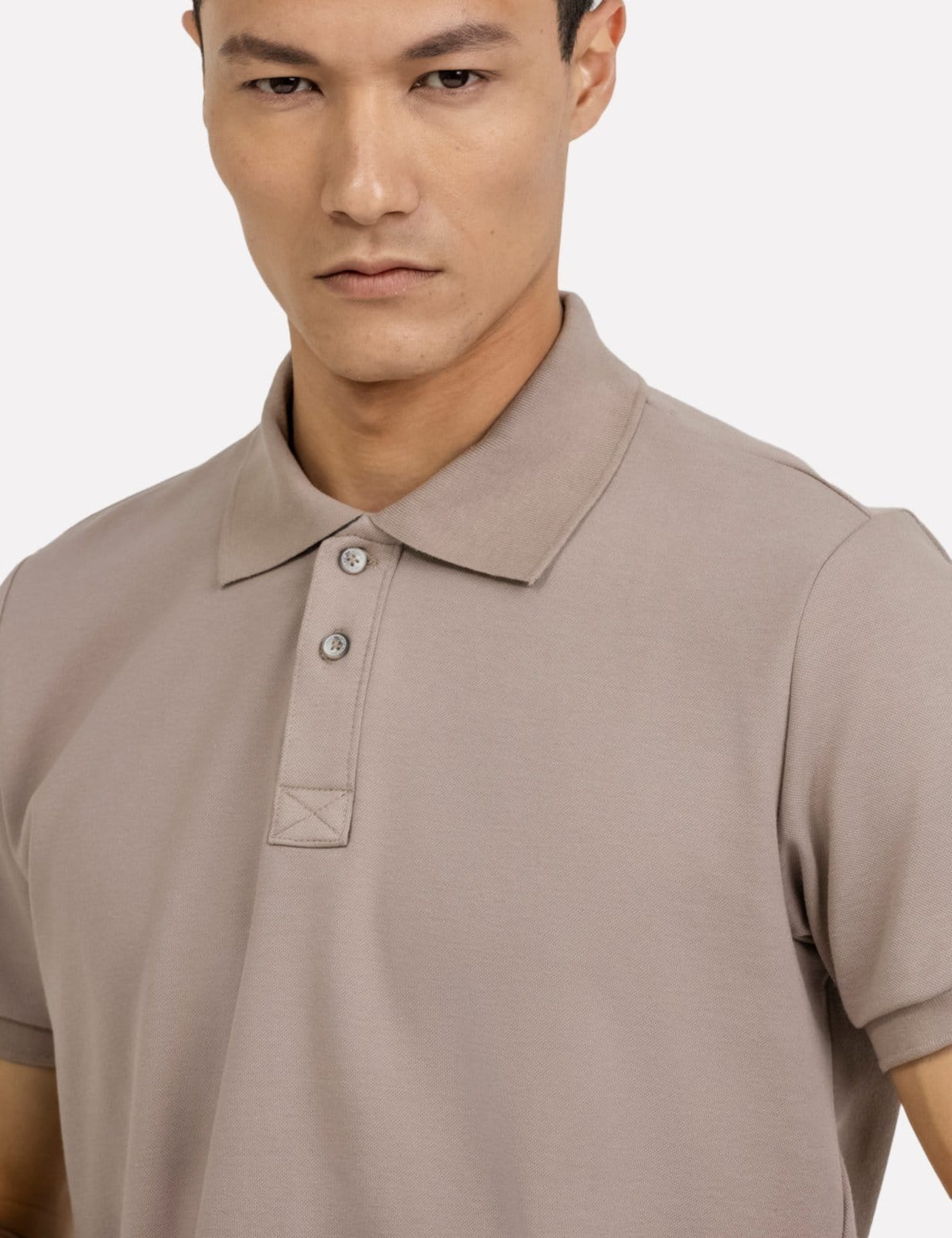 Vista 2 Polo K&J Black Masculina Regular Piquet Premium Vista Cáqui King E Joe cáqui black