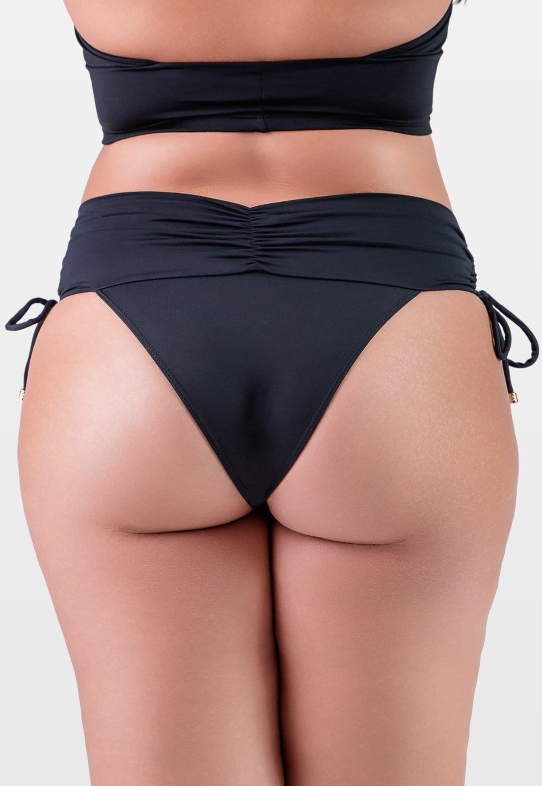 Vista 2 Calcinha Summer Soul Com Franzido Cintura Baixa Plus Size Preta Summer Soul preto